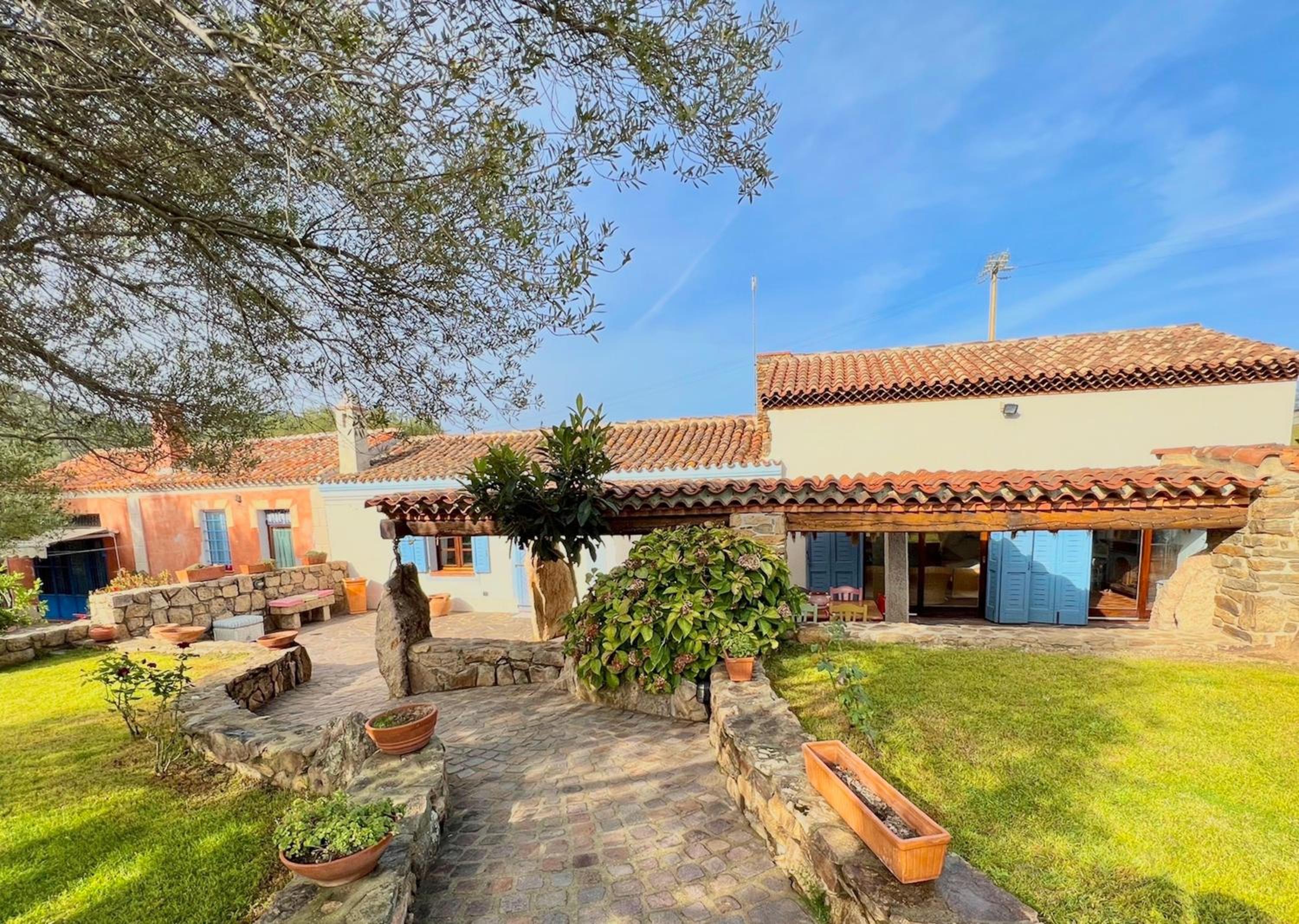 ISS Travel, Li Funnesi House - with private garden, air-condition and two bathrooms view 5