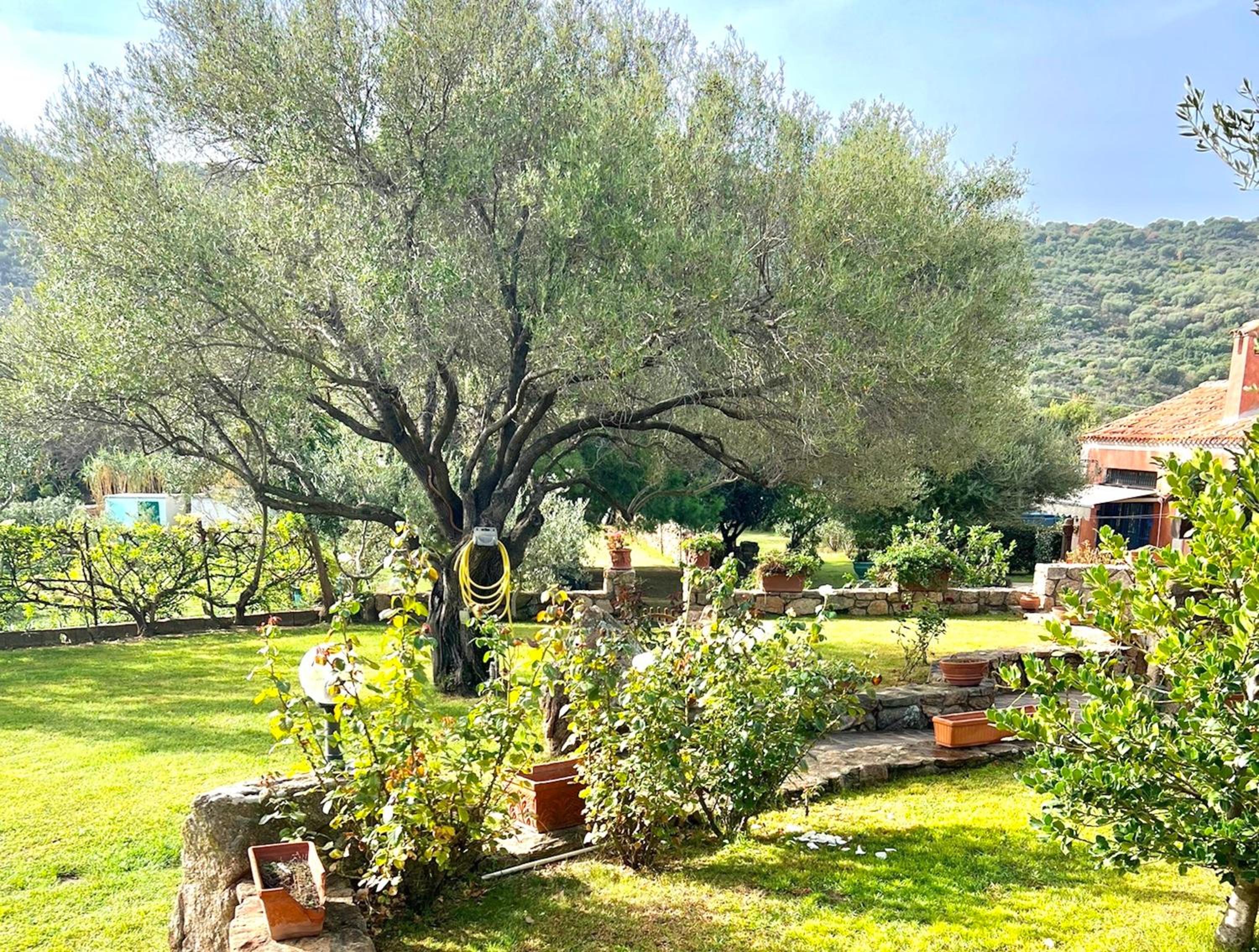 ISS Travel, Li Funnesi House - with private garden, air-condition and two bathrooms view 4