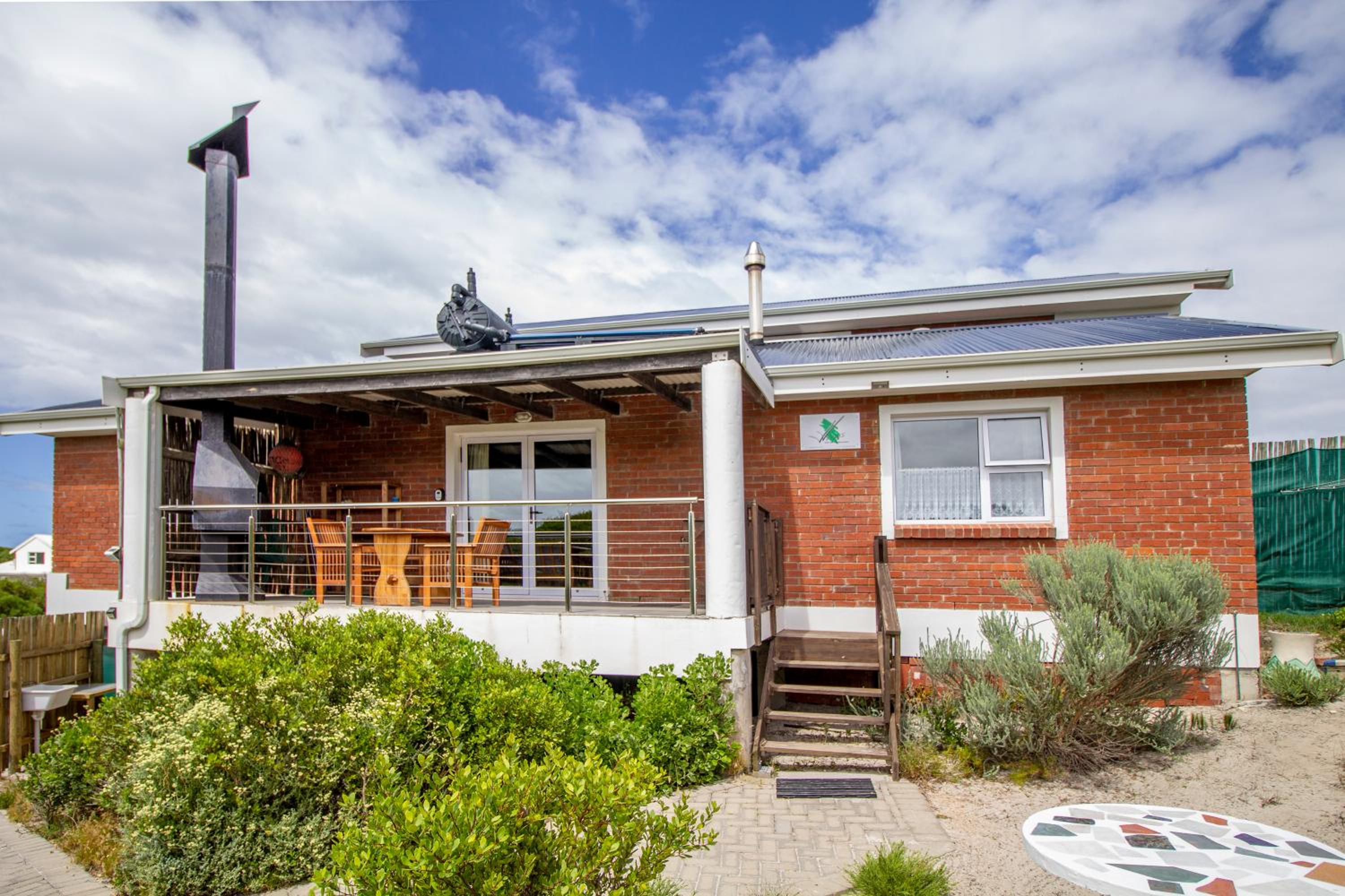 Wings Self-catering Apartment Suiderstrand