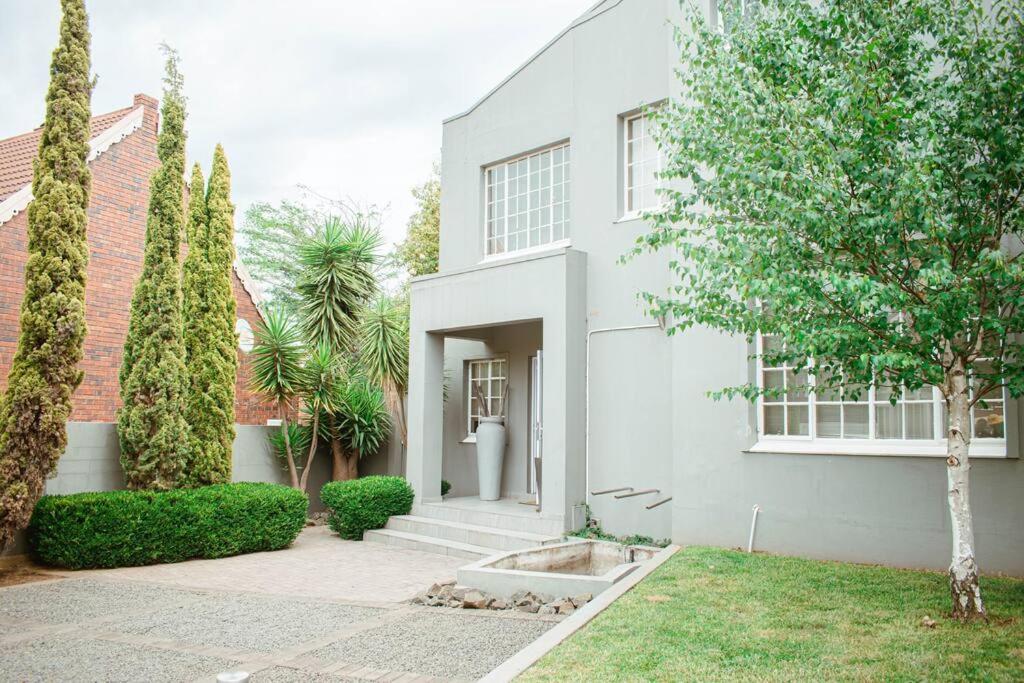 Private luxurious 3 bedroom complete house view 5