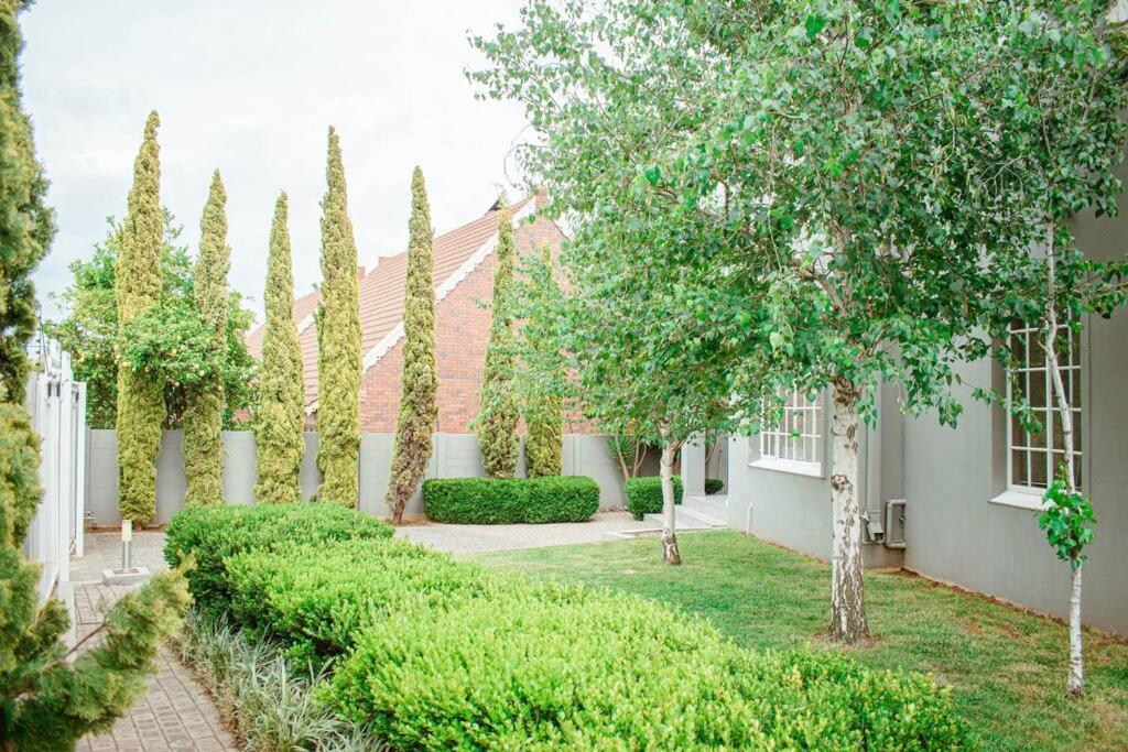 Private luxurious 3 bedroom complete house view 4