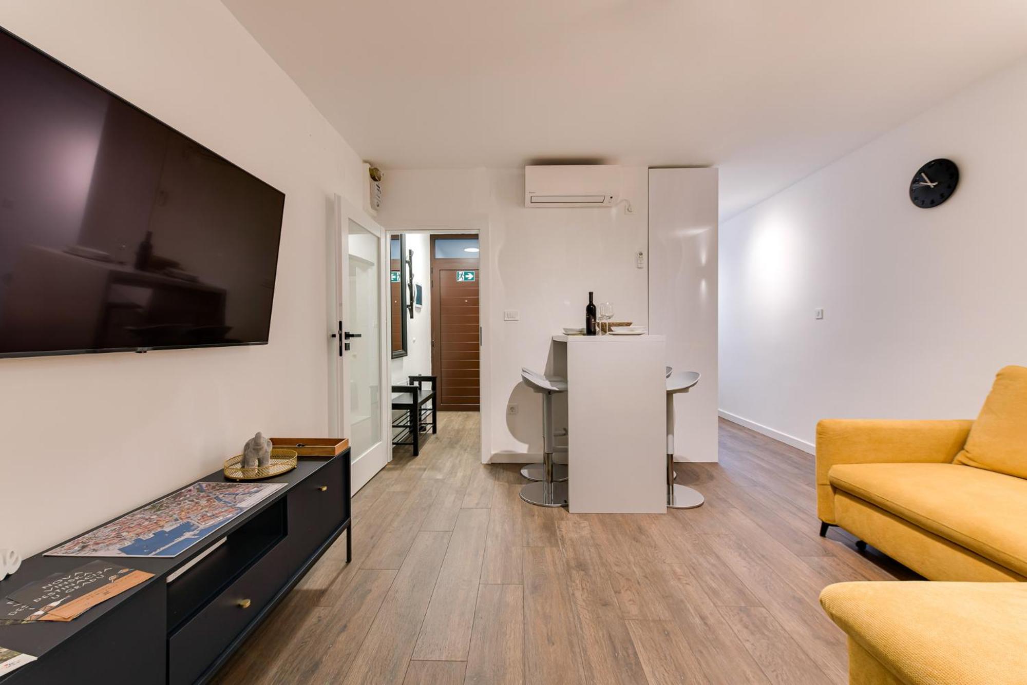 MINMAR Apartments