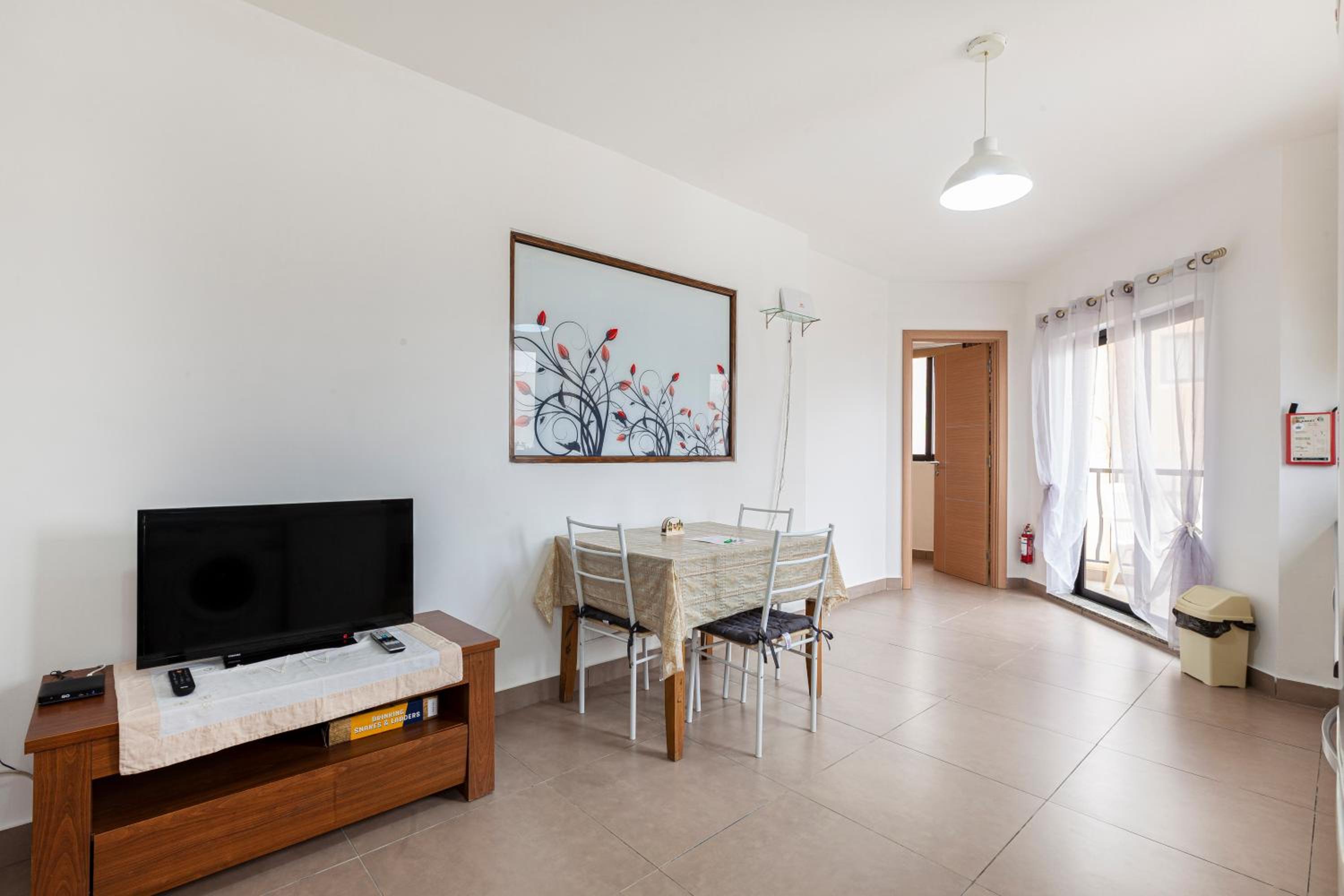 Corner view apartment photo 4