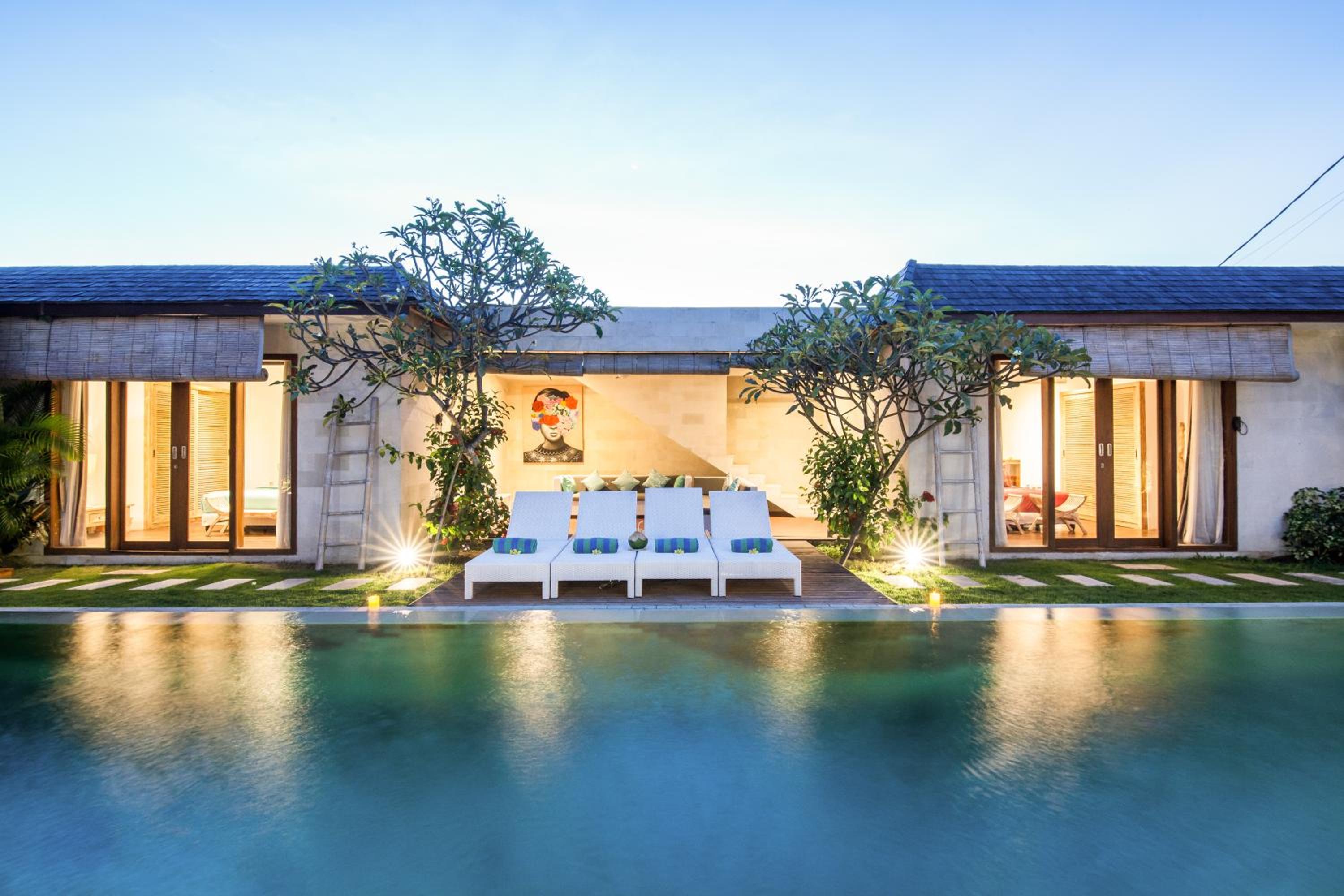 Hotel Lovely Canggu 4BR Private Pool Villa with Sundeck! 10mins Ride to Beach - Image 1