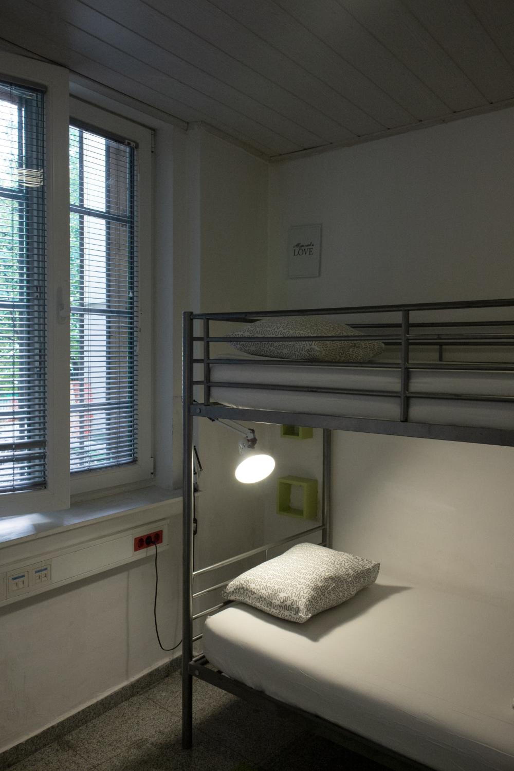 Hostel 24