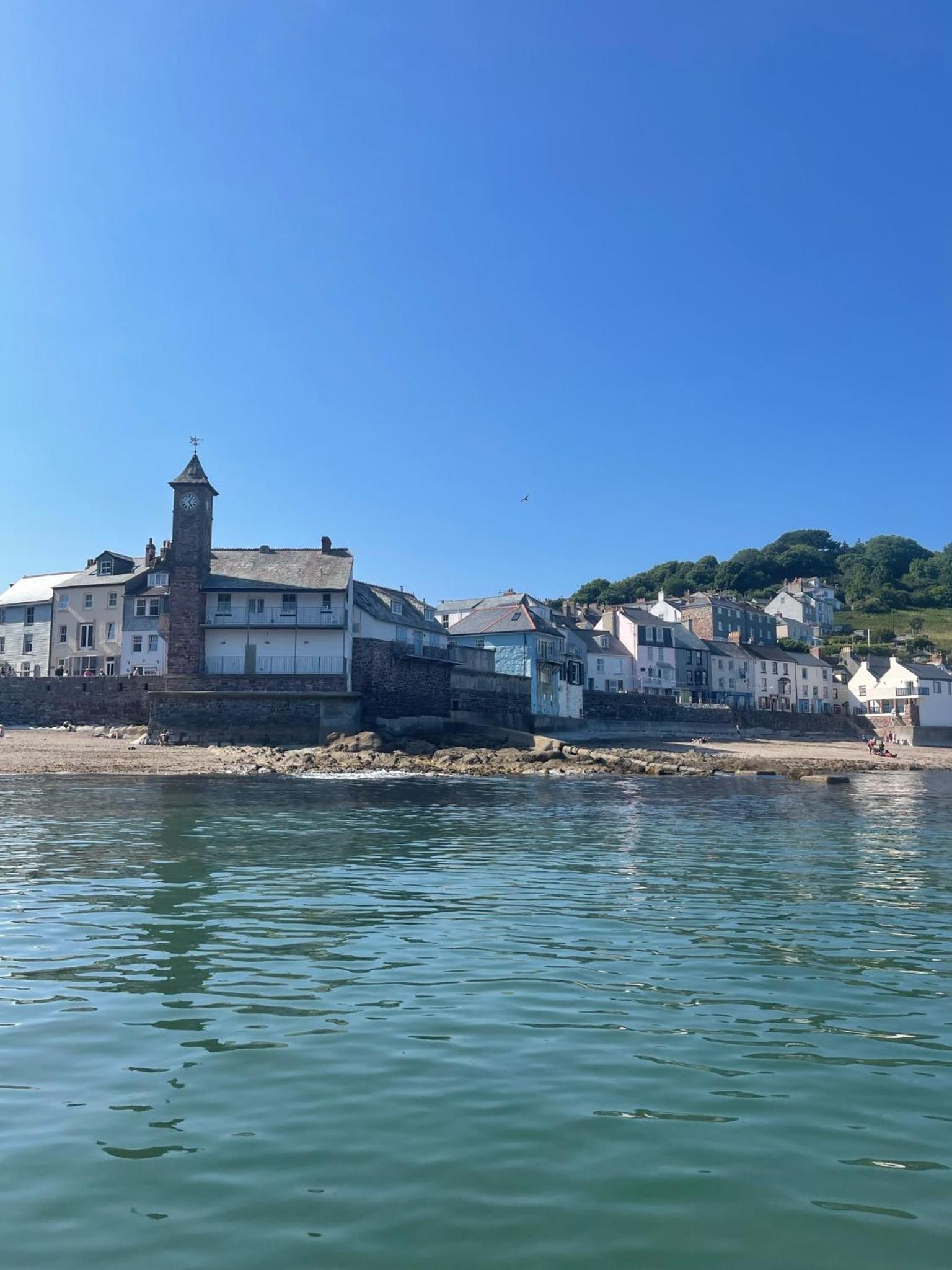 Seapink, Kingsand; luxury Cornish cottage with seaviews, bbq & paddleboards