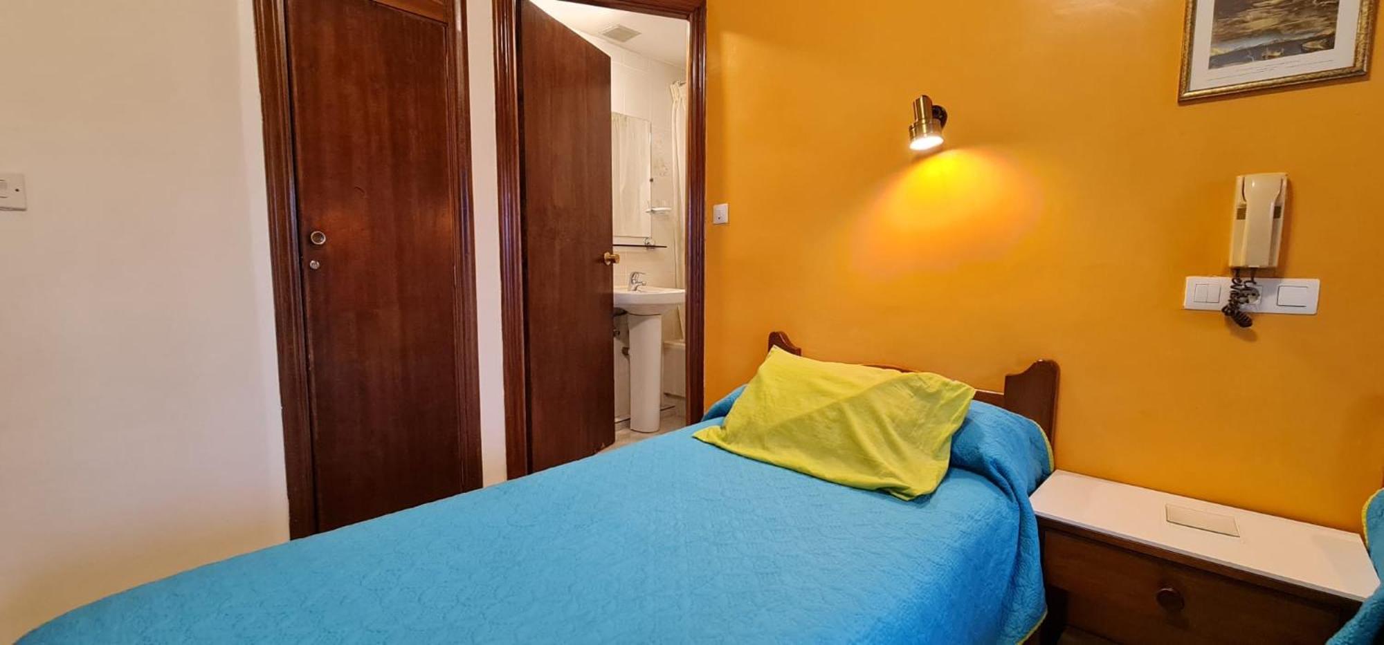 Hostal Ramón y Cajal