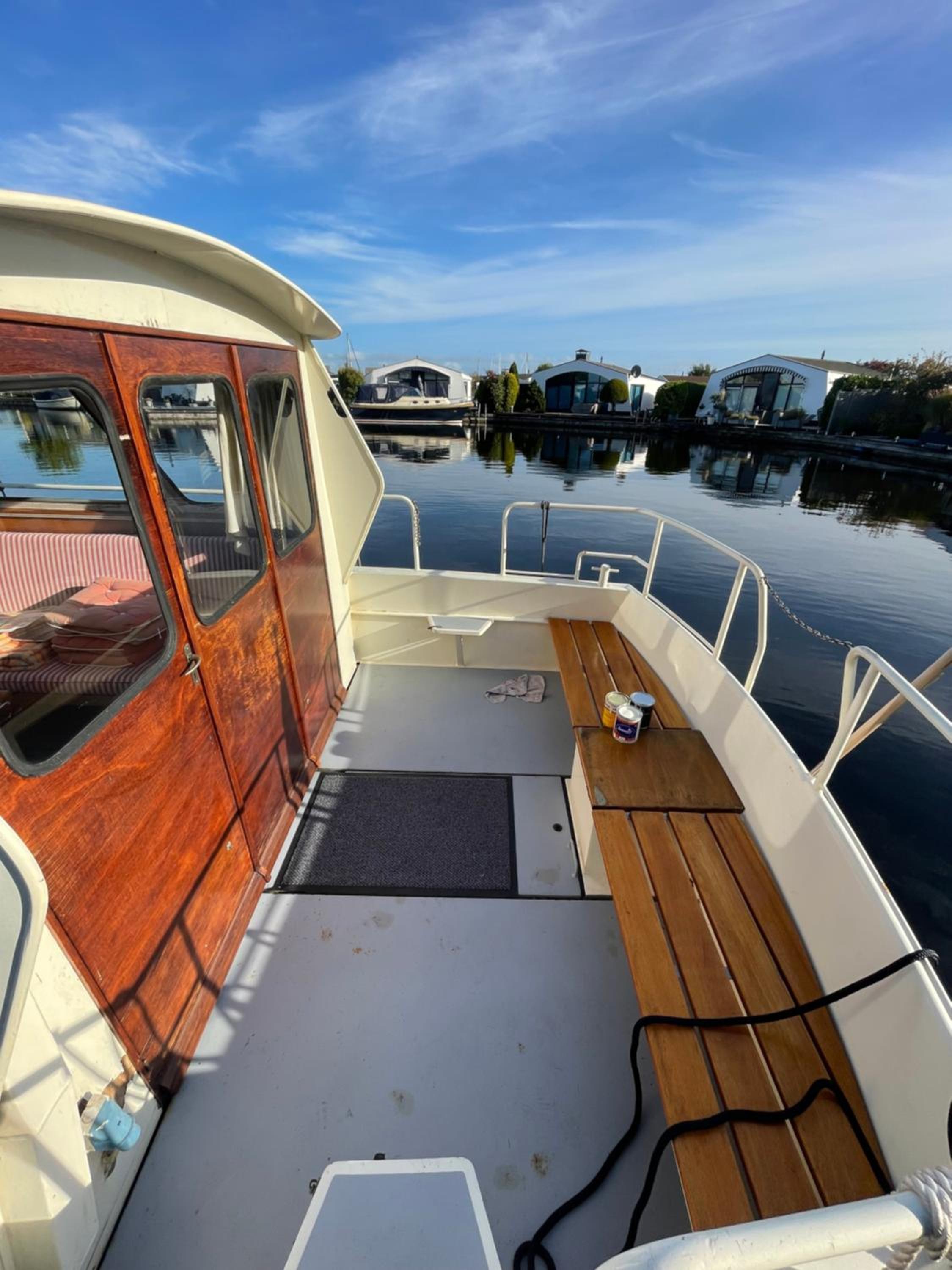 Süsses Motorboot - Bremen Überseestadt