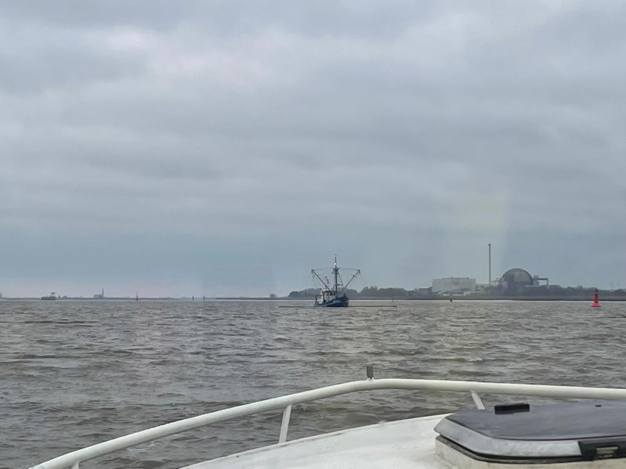 Süsses Motorboot - Bremen Überseestadt