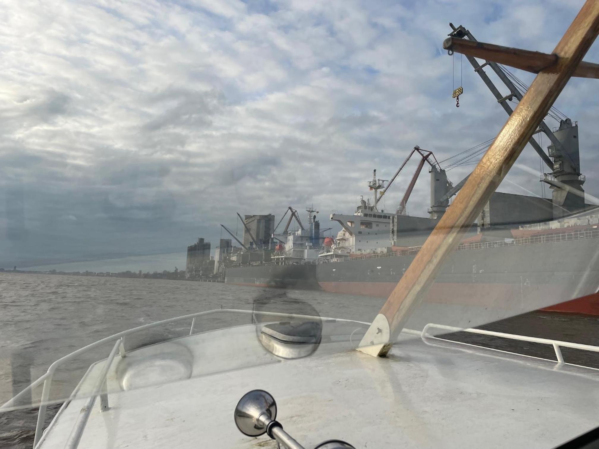 Süsses Motorboot - Bremen Überseestadt