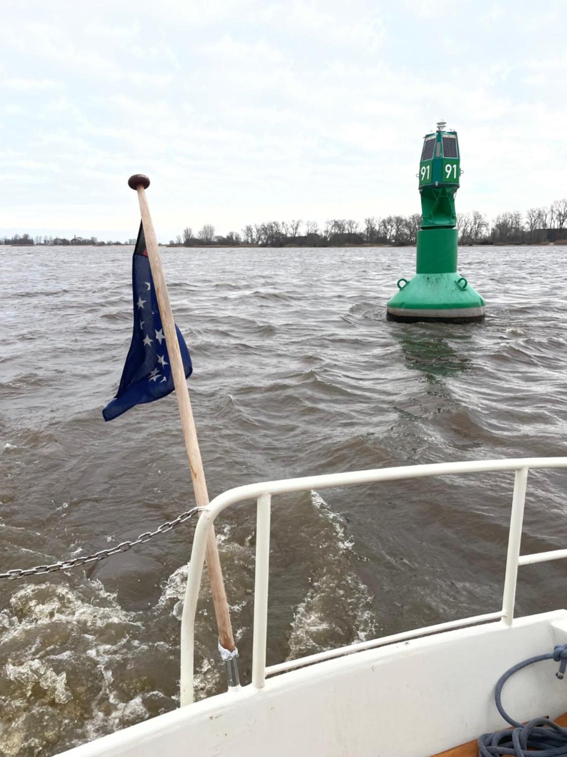 Süsses Motorboot - Bremen Überseestadt