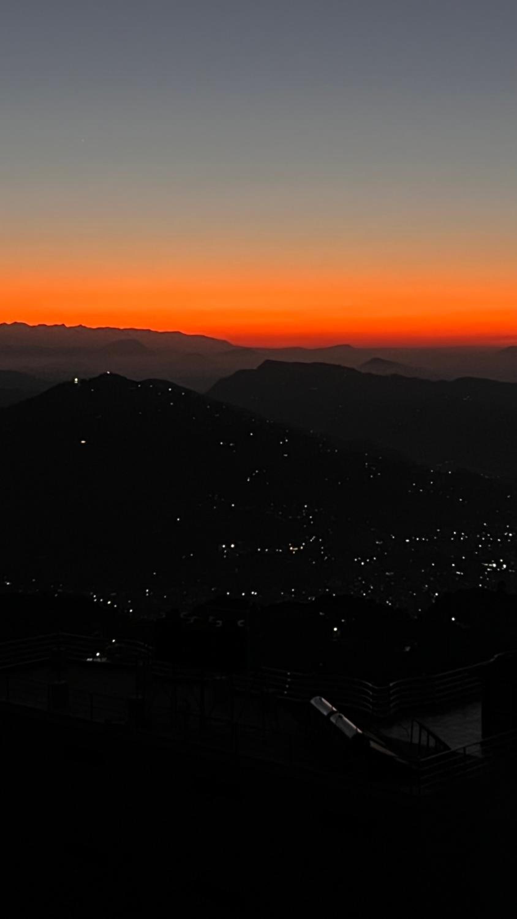 Superview Lodge - Family-Run, Himalayan Sunrise