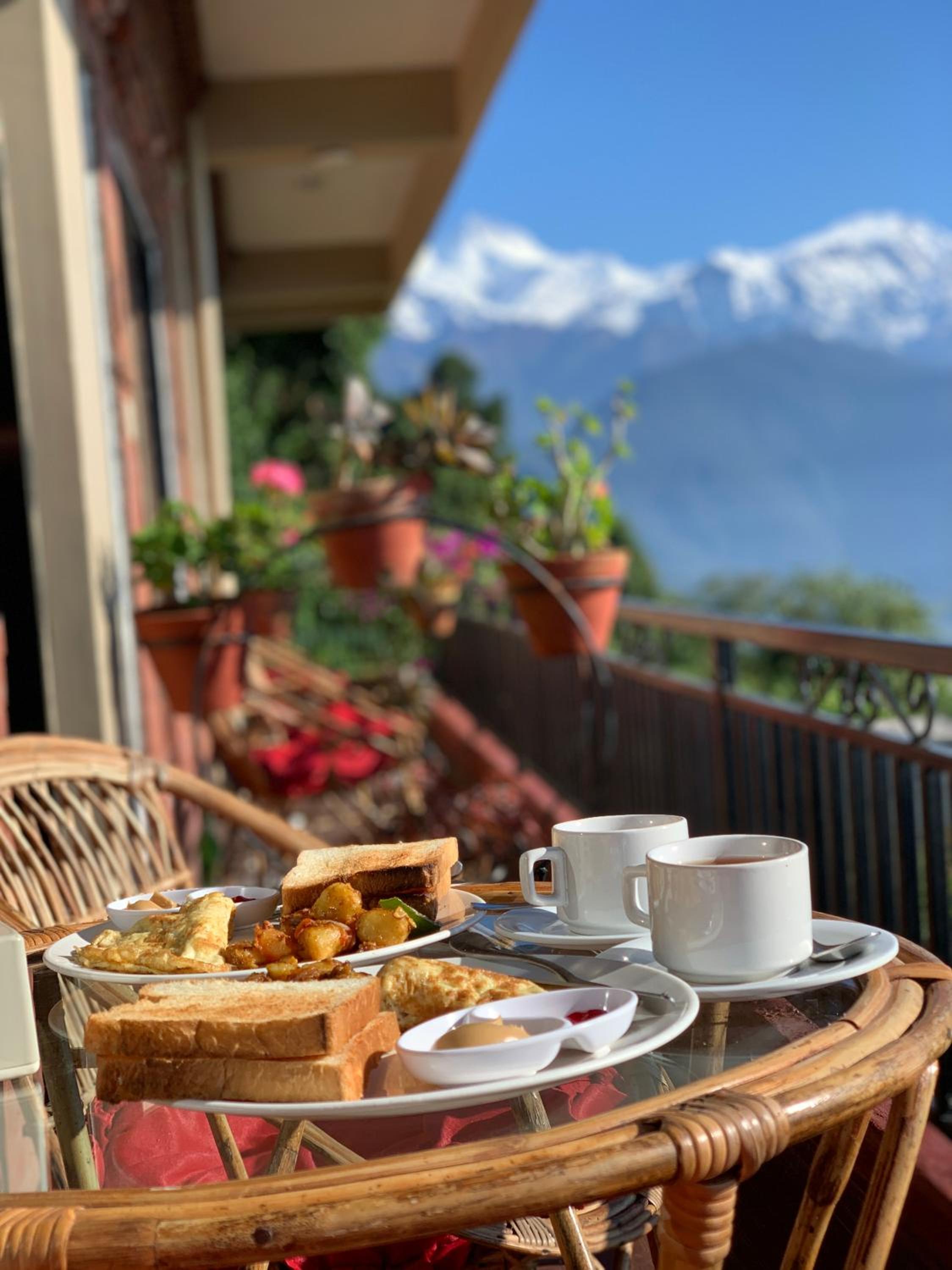 Superview Lodge - Family-Run, Himalayan Sunrise