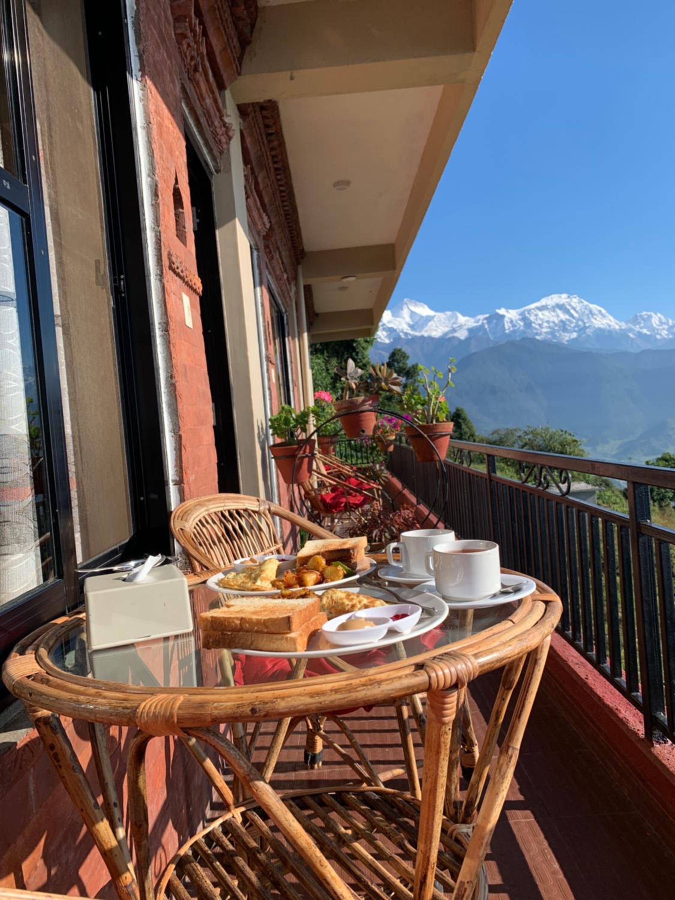 Superview Lodge - Family-Run, Himalayan Sunrise