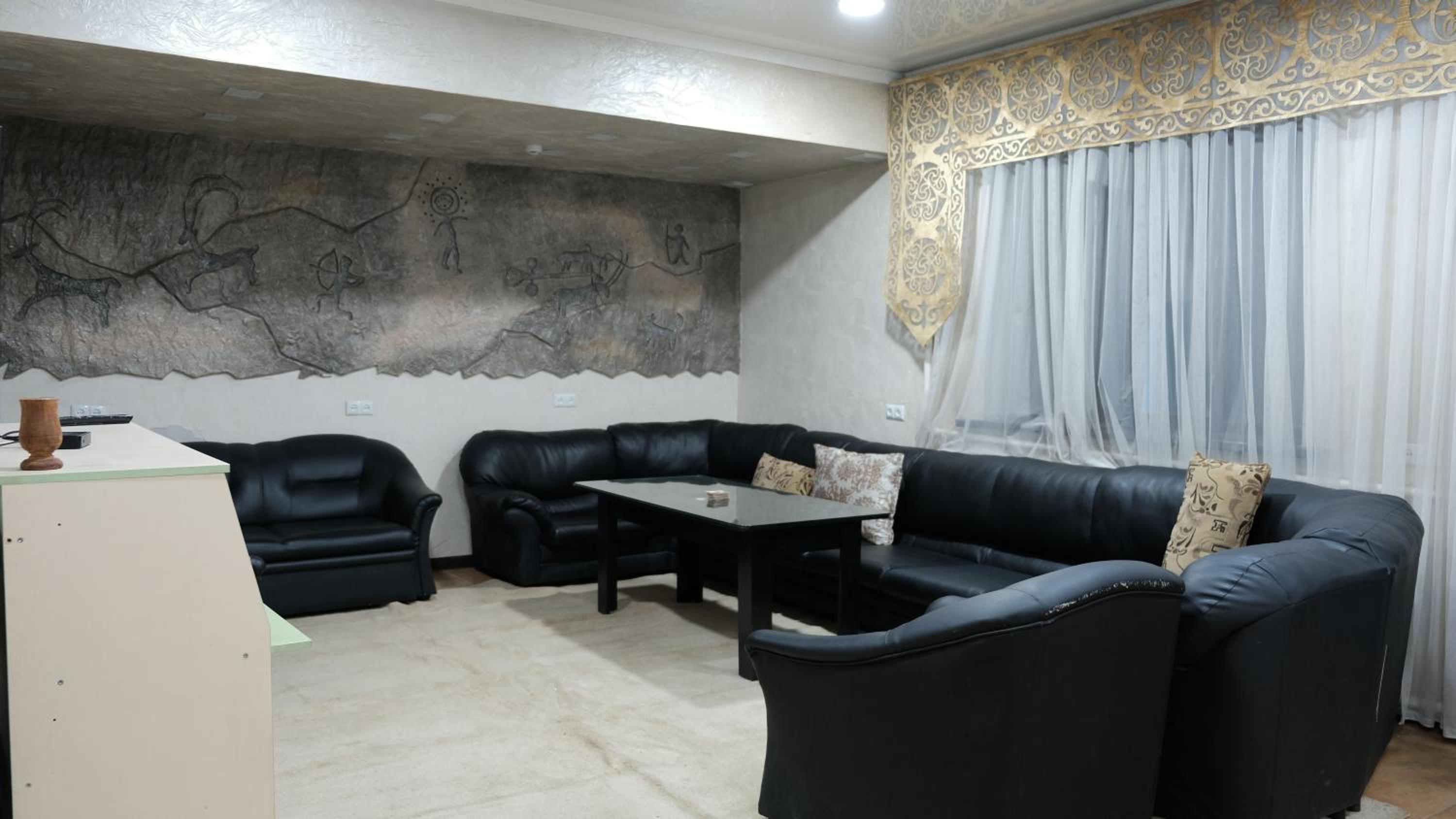 Apple Hostel Bishkek 100