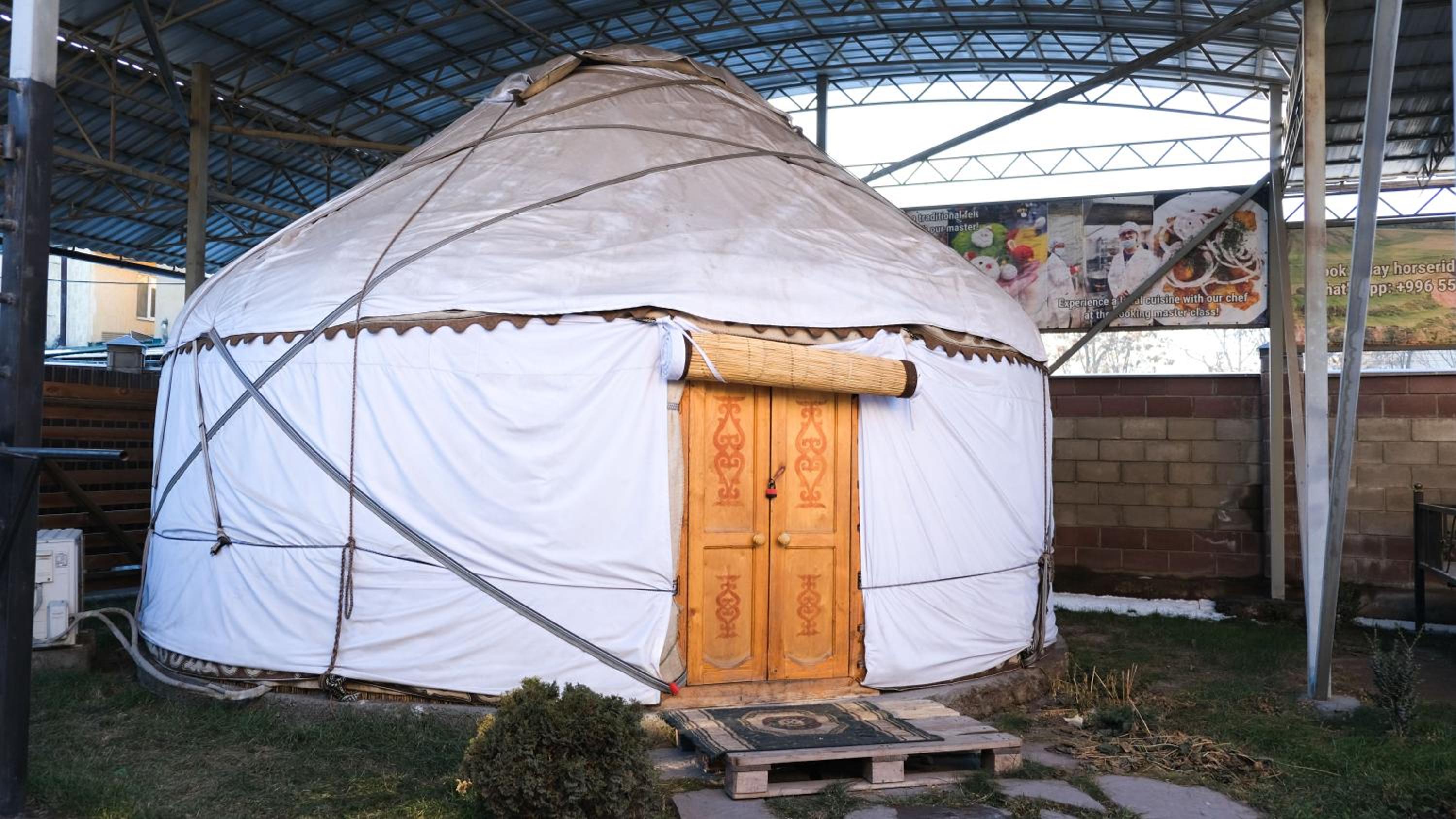 Apple Hostel Bishkek 142