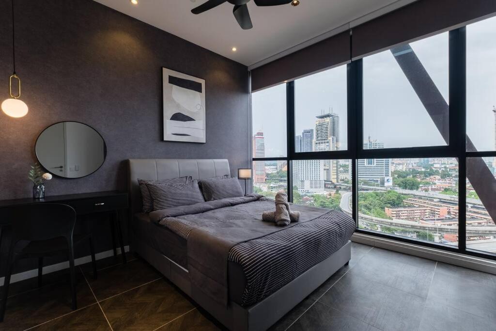 Scarletz KLCC 4pax by Feel Home Luxury 100mbps WiFi