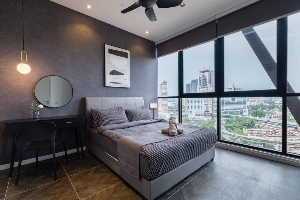 Scarletz KLCC 4pax by Feel Home Luxury 100mbps WiFi