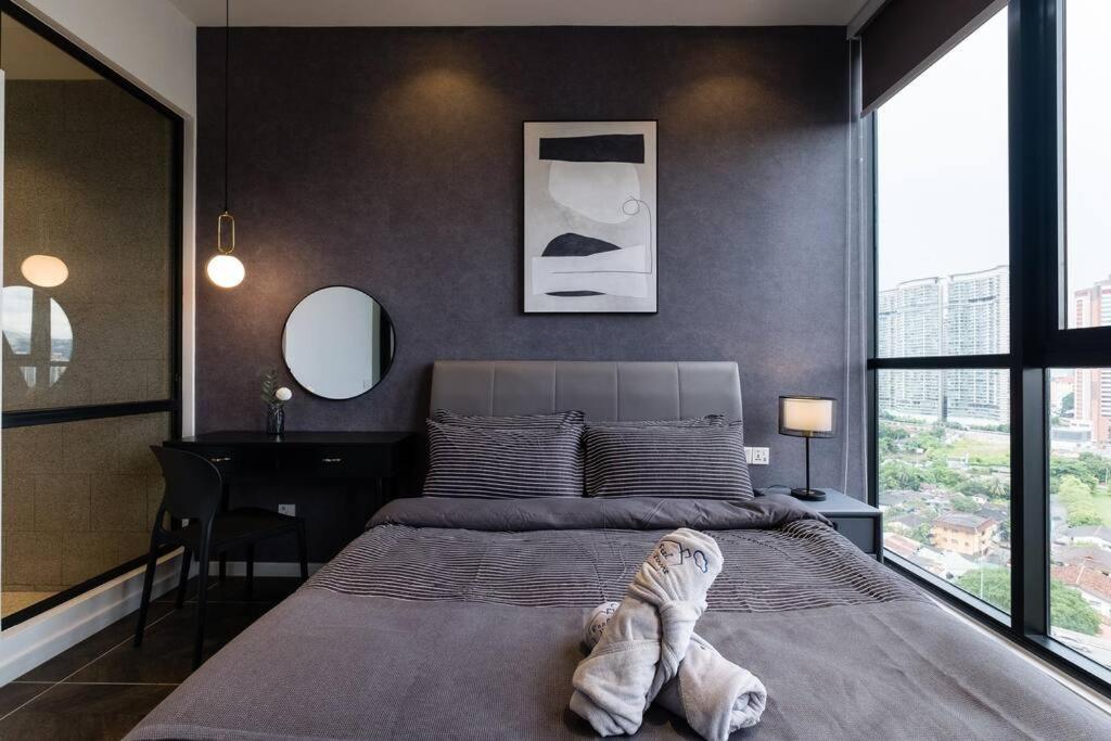 Scarletz KLCC 4pax by Feel Home Luxury 100mbps WiFi