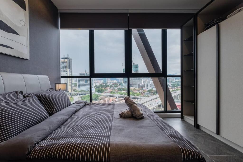 Scarletz KLCC 4pax by Feel Home Luxury 100mbps WiFi