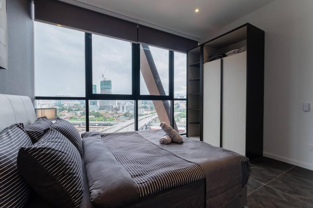 Scarletz KLCC 4pax by Feel Home Luxury 100mbps WiFi