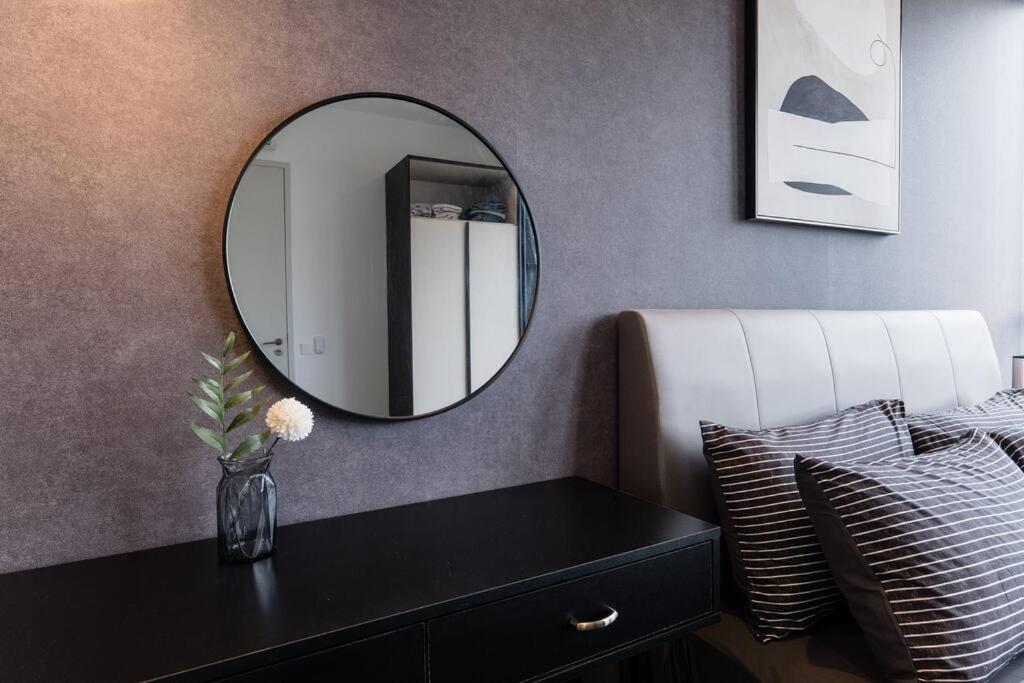 Scarletz KLCC 4pax by Feel Home Luxury 100mbps WiFi