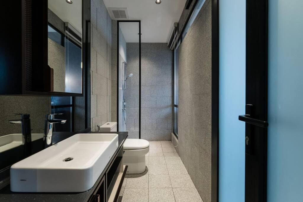 Scarletz KLCC 4pax by Feel Home Luxury 100mbps WiFi