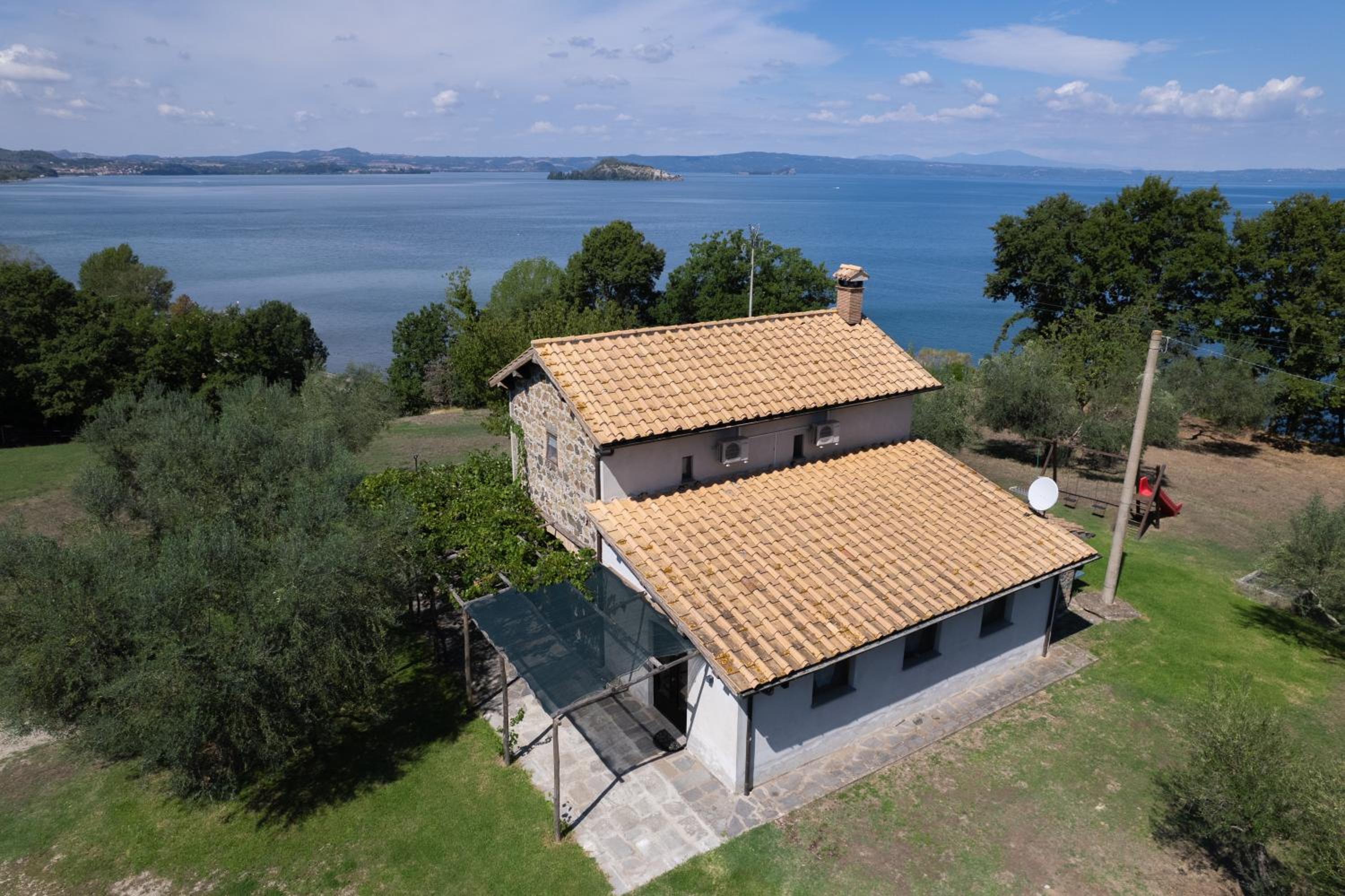 Cottage sul lago-3 camere 3 bagni Beltramonto