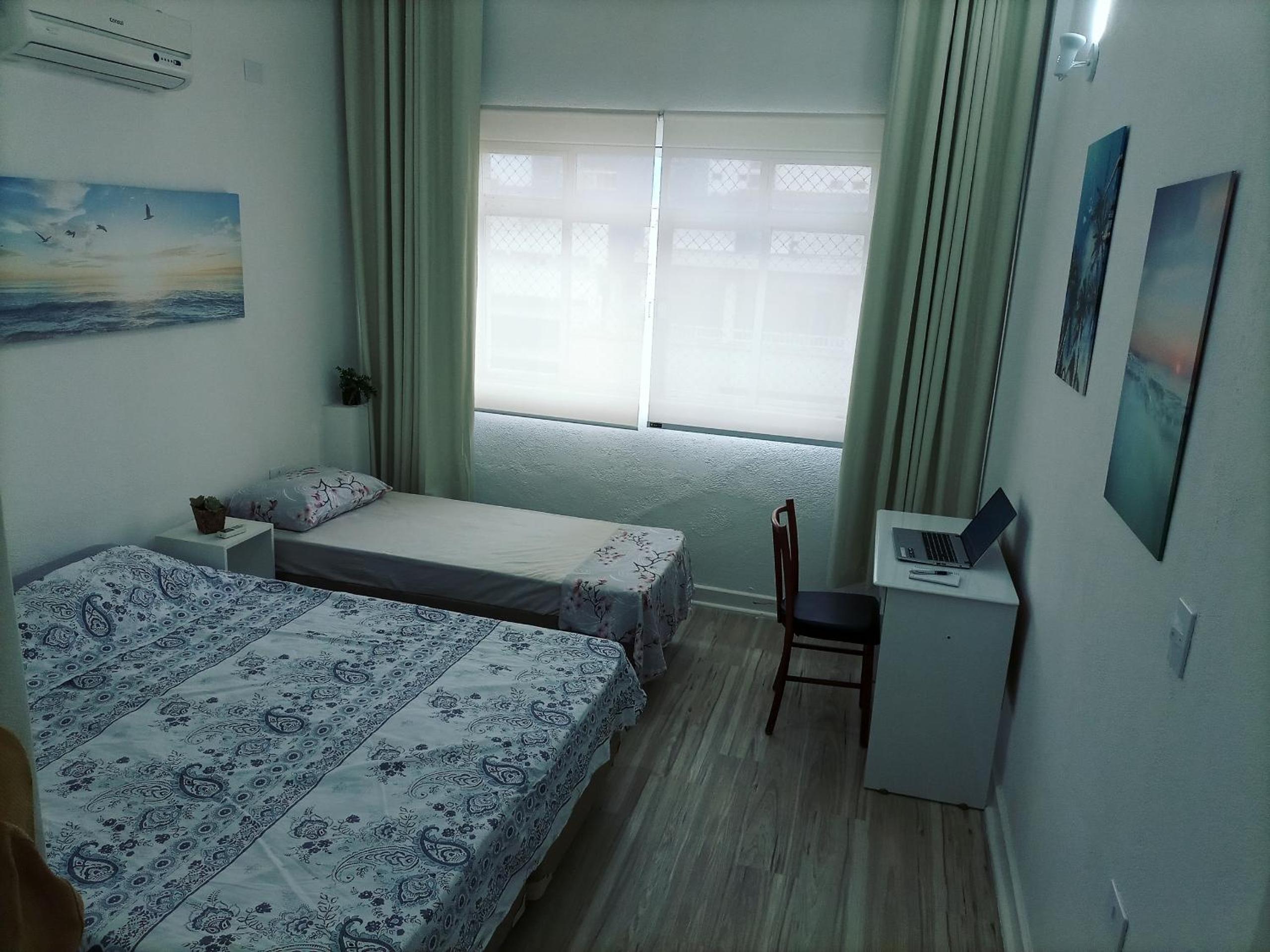 Ponta da Praia amplo 3dorm 3ban frente ao mar