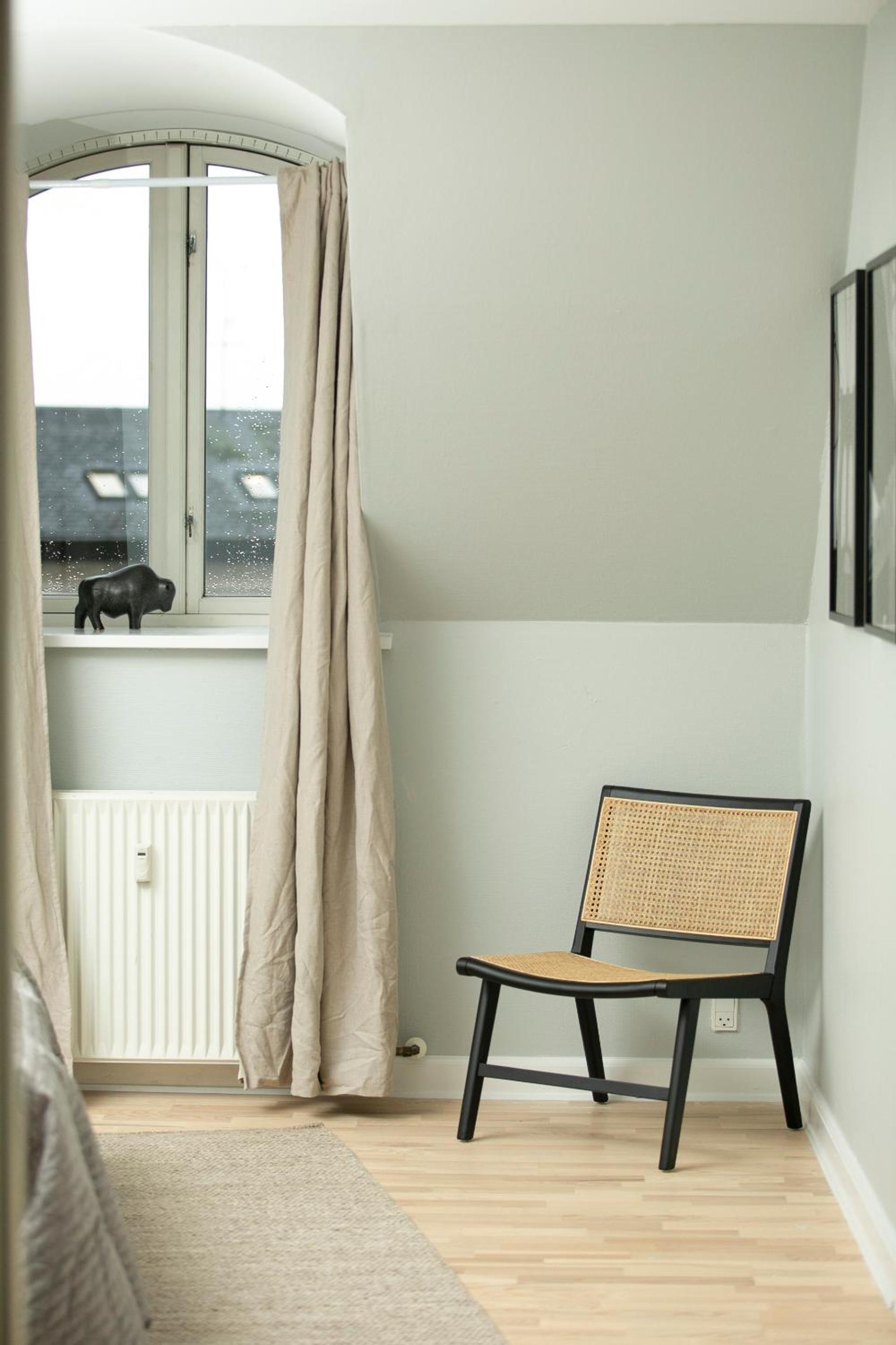 Unique 5 Bedroom Apartment w Exposed Beams in Copenhagen view 3