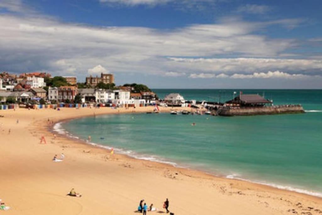 Broadstairs Beach Bungalow. Dogs welcome! view 4