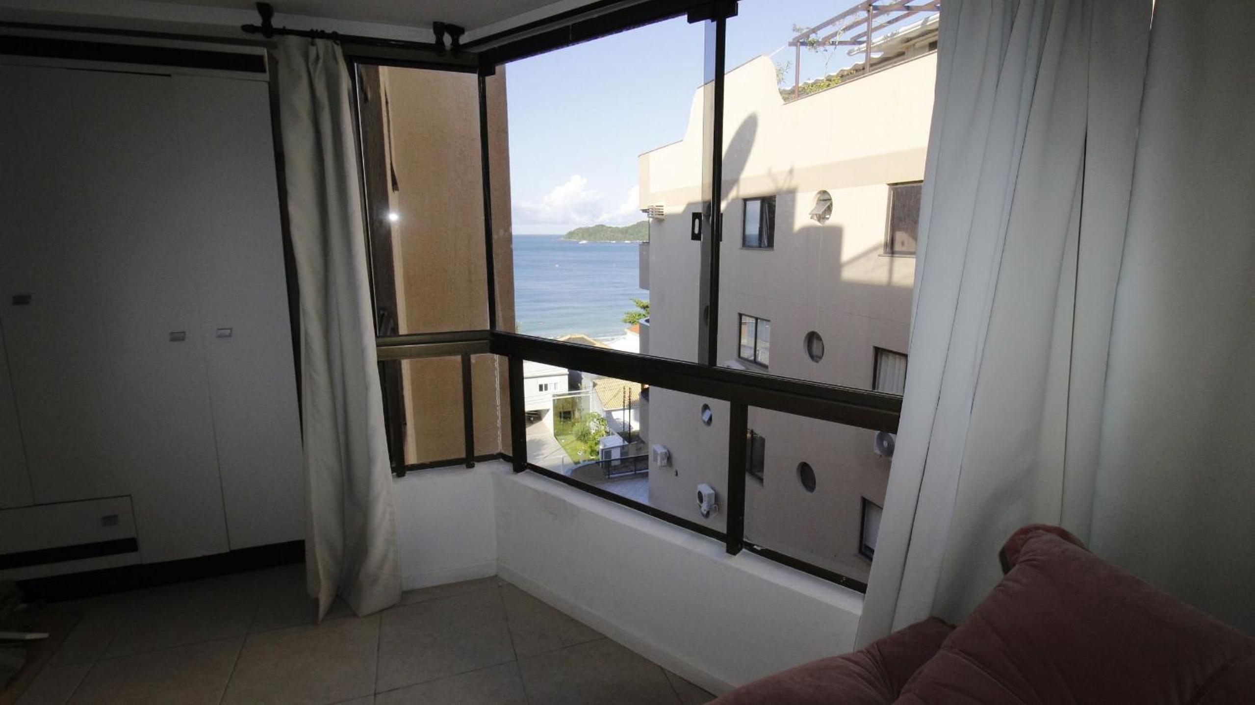 1025 Ampla cobertura duplex na Praia de Bombinhas 50mts do mar