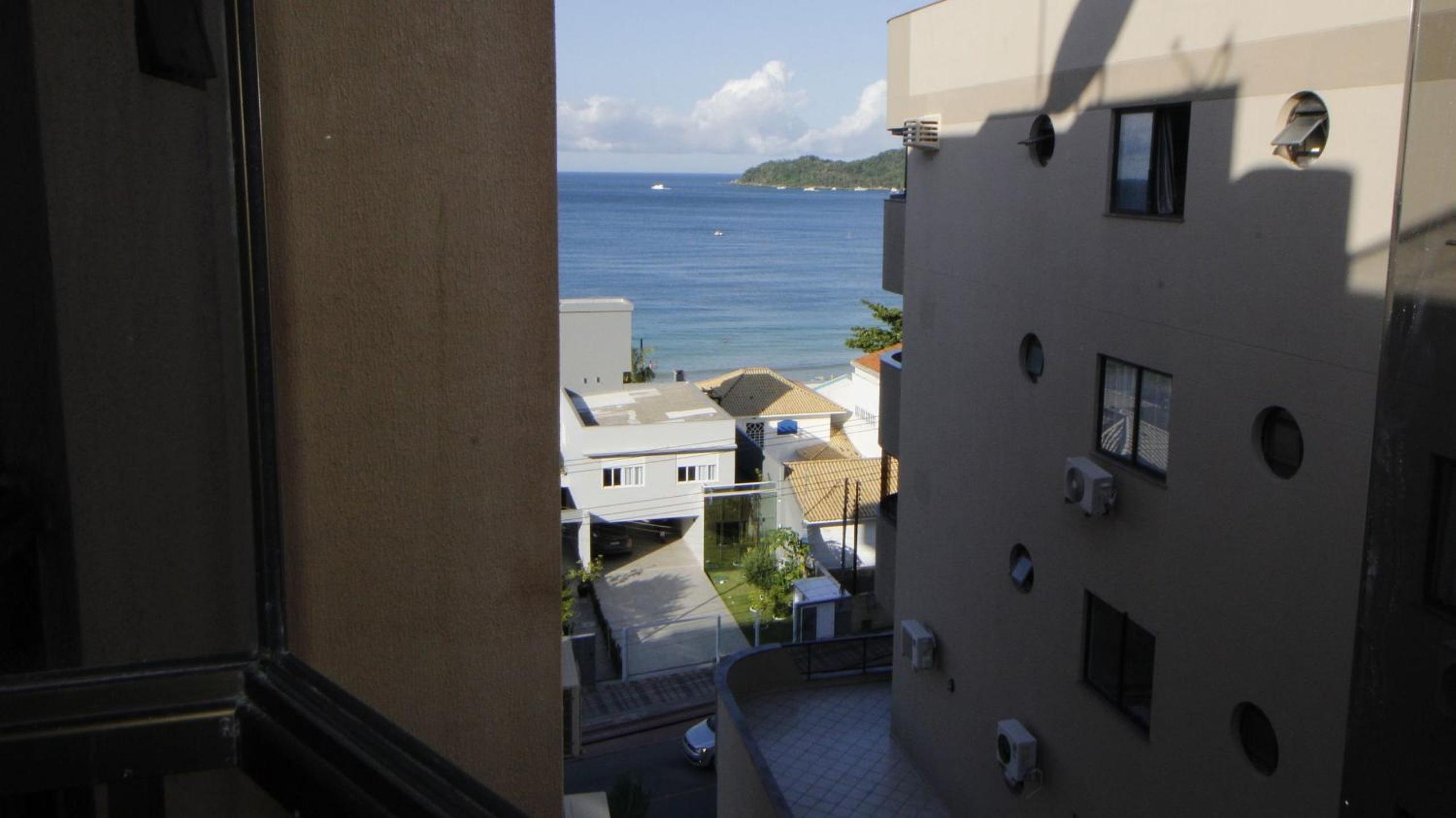 1025 Ampla cobertura duplex na Praia de Bombinhas 50mts do mar