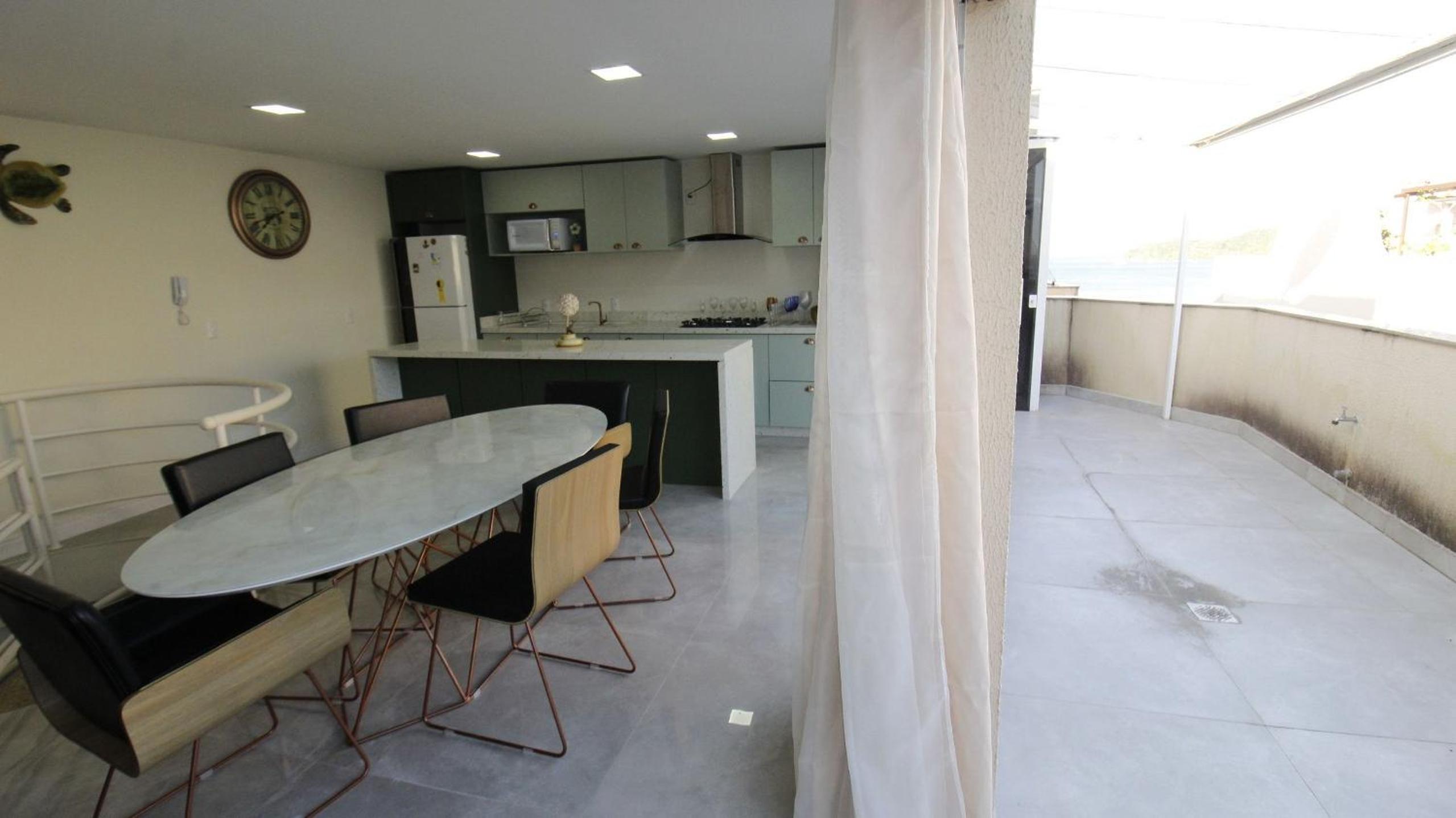 1025 Ampla cobertura duplex na Praia de Bombinhas 50mts do mar