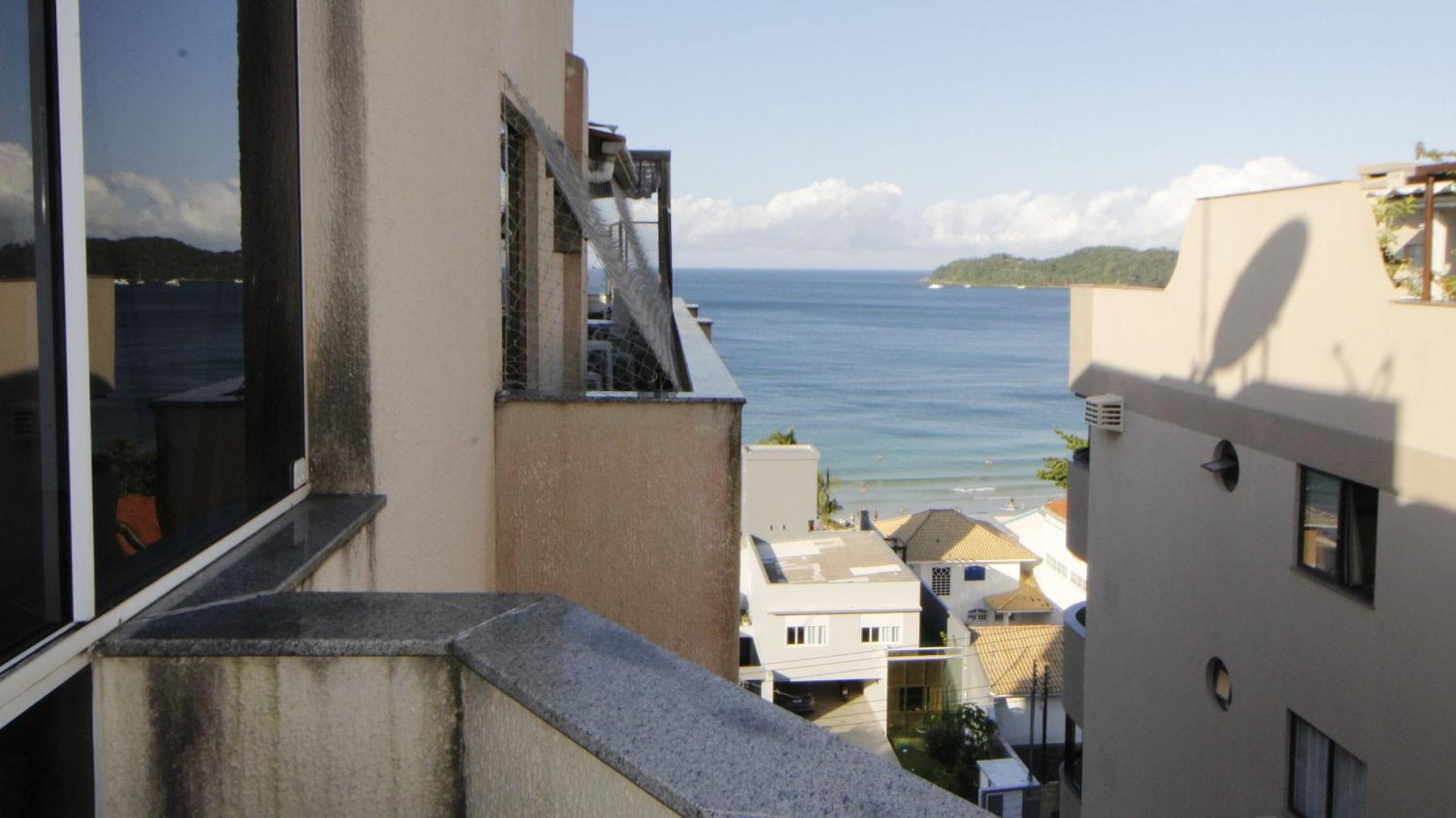 1025 Ampla cobertura duplex na Praia de Bombinhas 50mts do mar