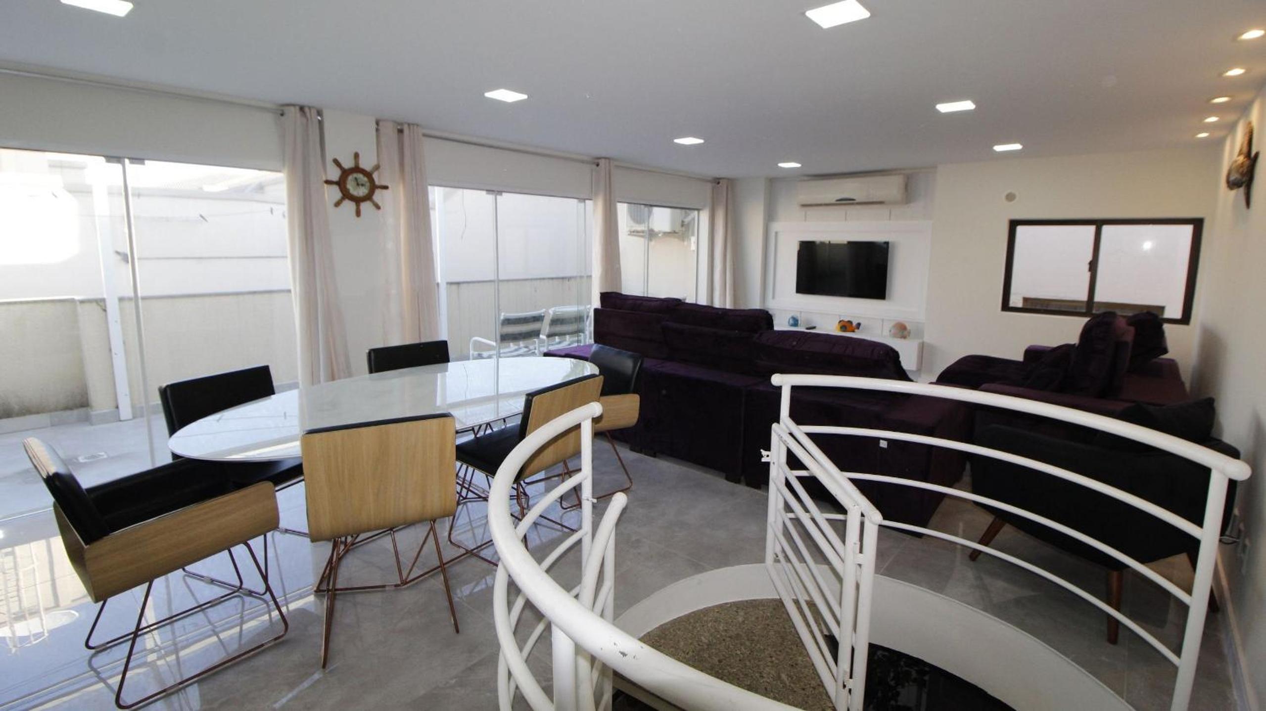 1025 Ampla cobertura duplex na Praia de Bombinhas 50mts do mar