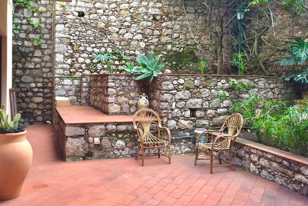 Gorgeous apt in Taormina city center + Free Parking photo 5