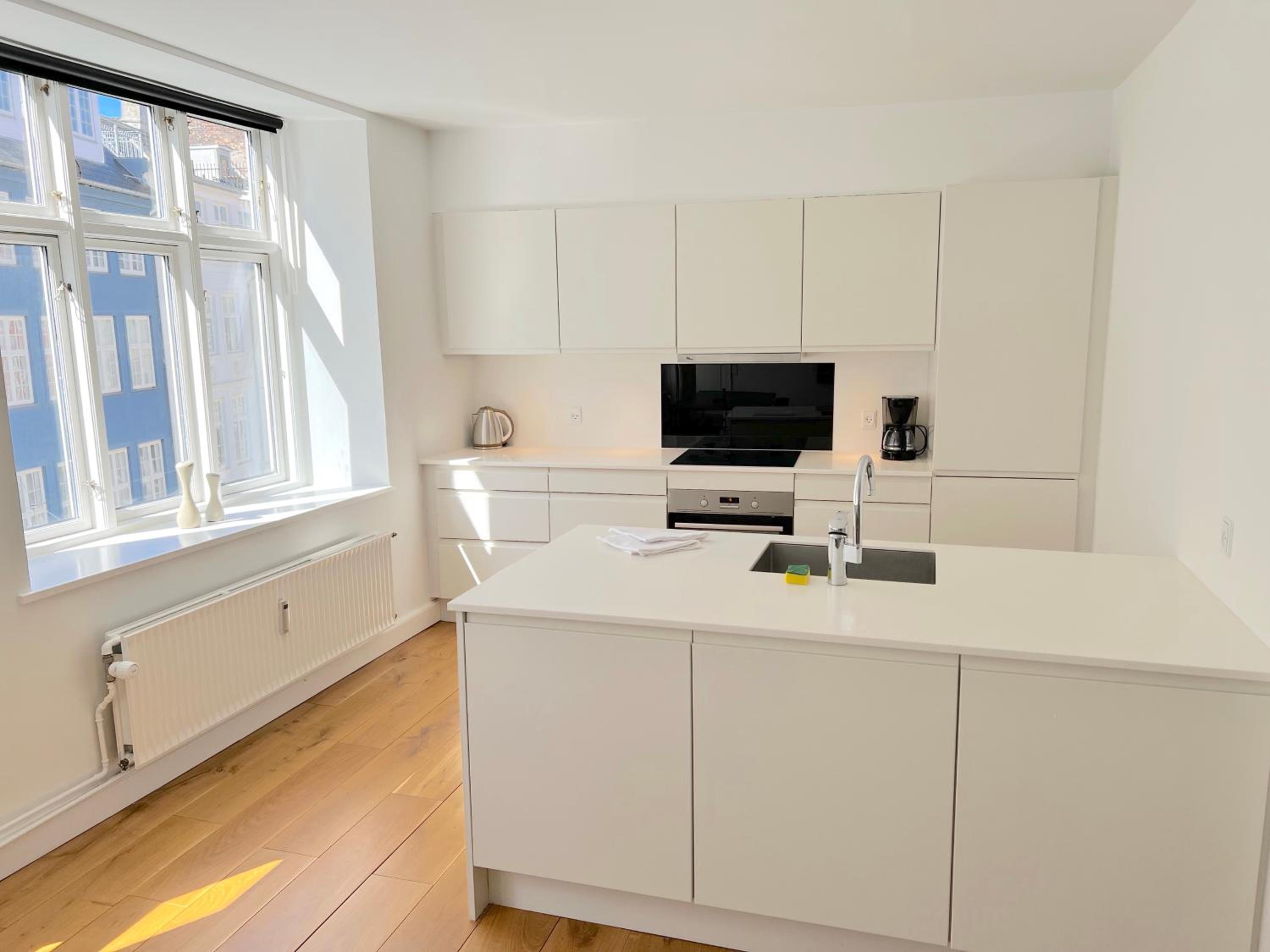 Amazing Apartment Near Tivoli Gardens & Copenhagen City Hall Square