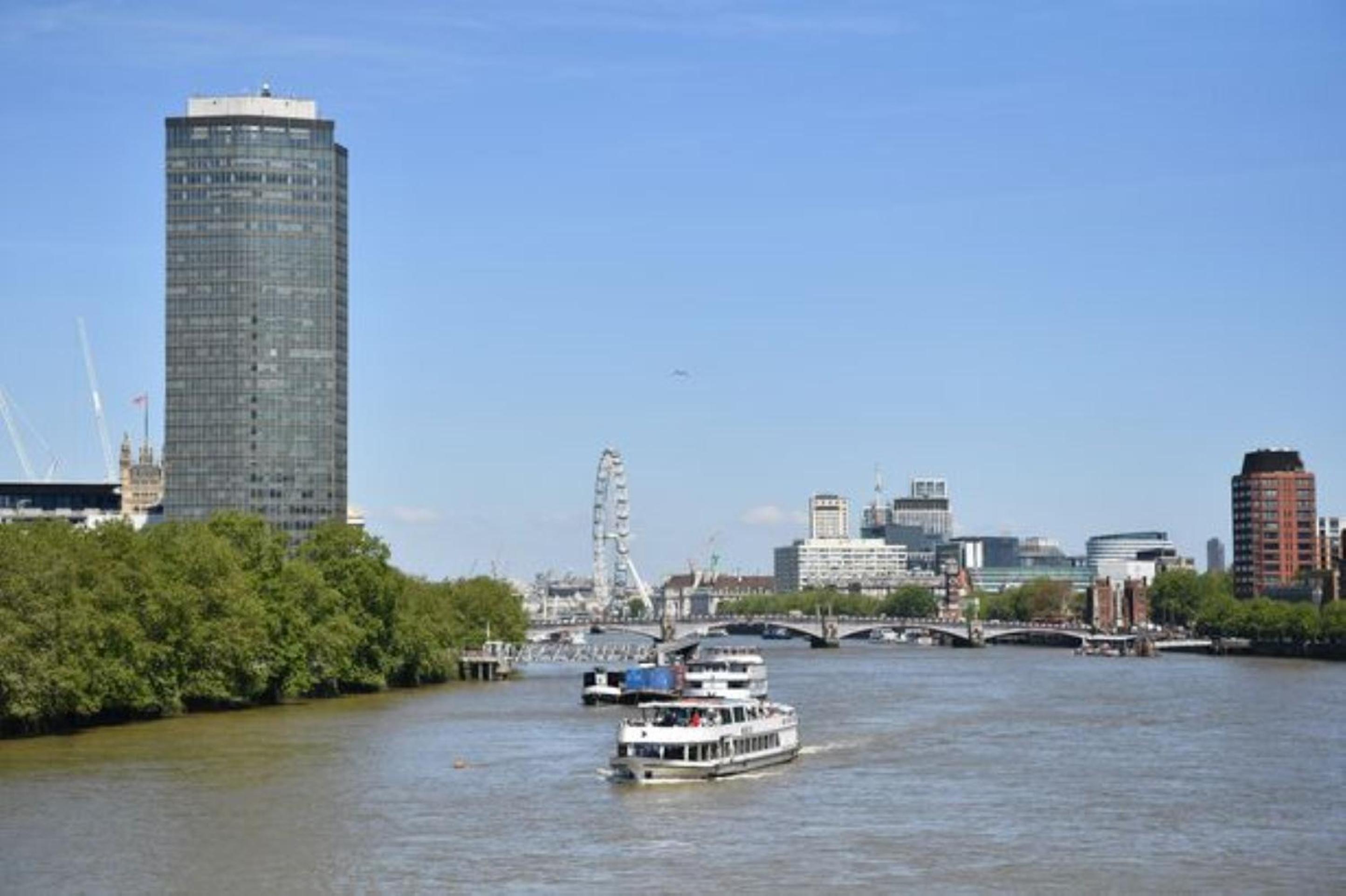 Central LONDON 2 Bedroom US EMBASSY London Eye and Riverside view panoramic balcony
