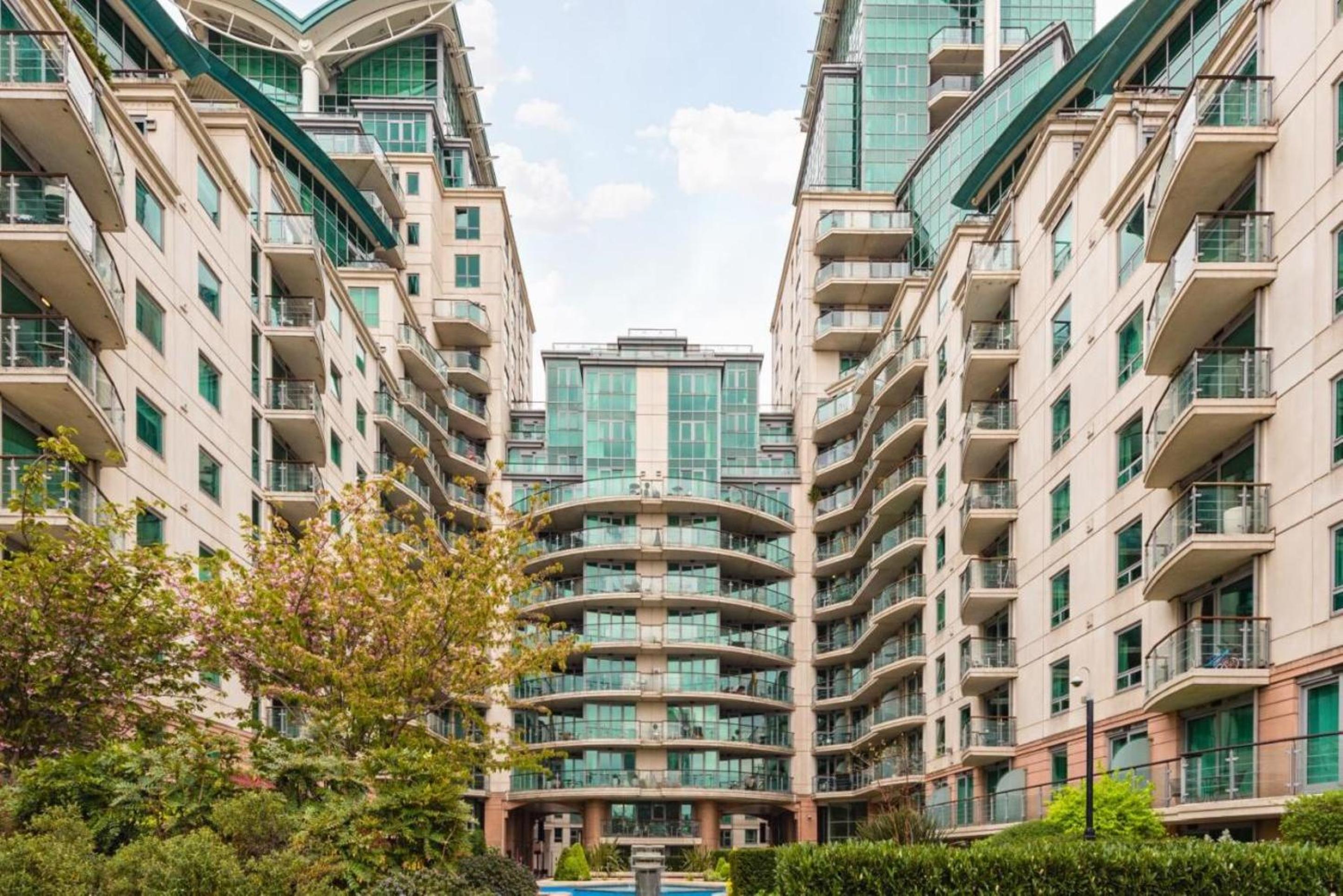 Central LONDON 2 Bedroom US EMBASSY London Eye and Riverside view panoramic balcony