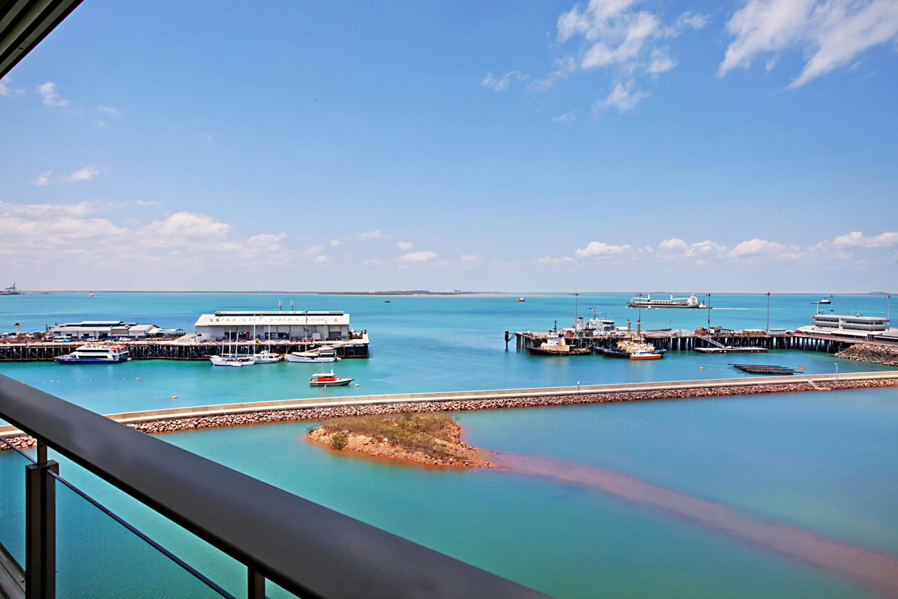 Darwin Waterfront Luxury Suites