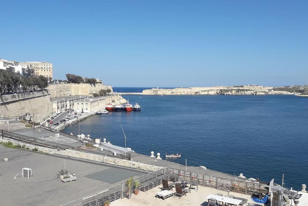 Valletta Apartment with Harbour Veiw view 2