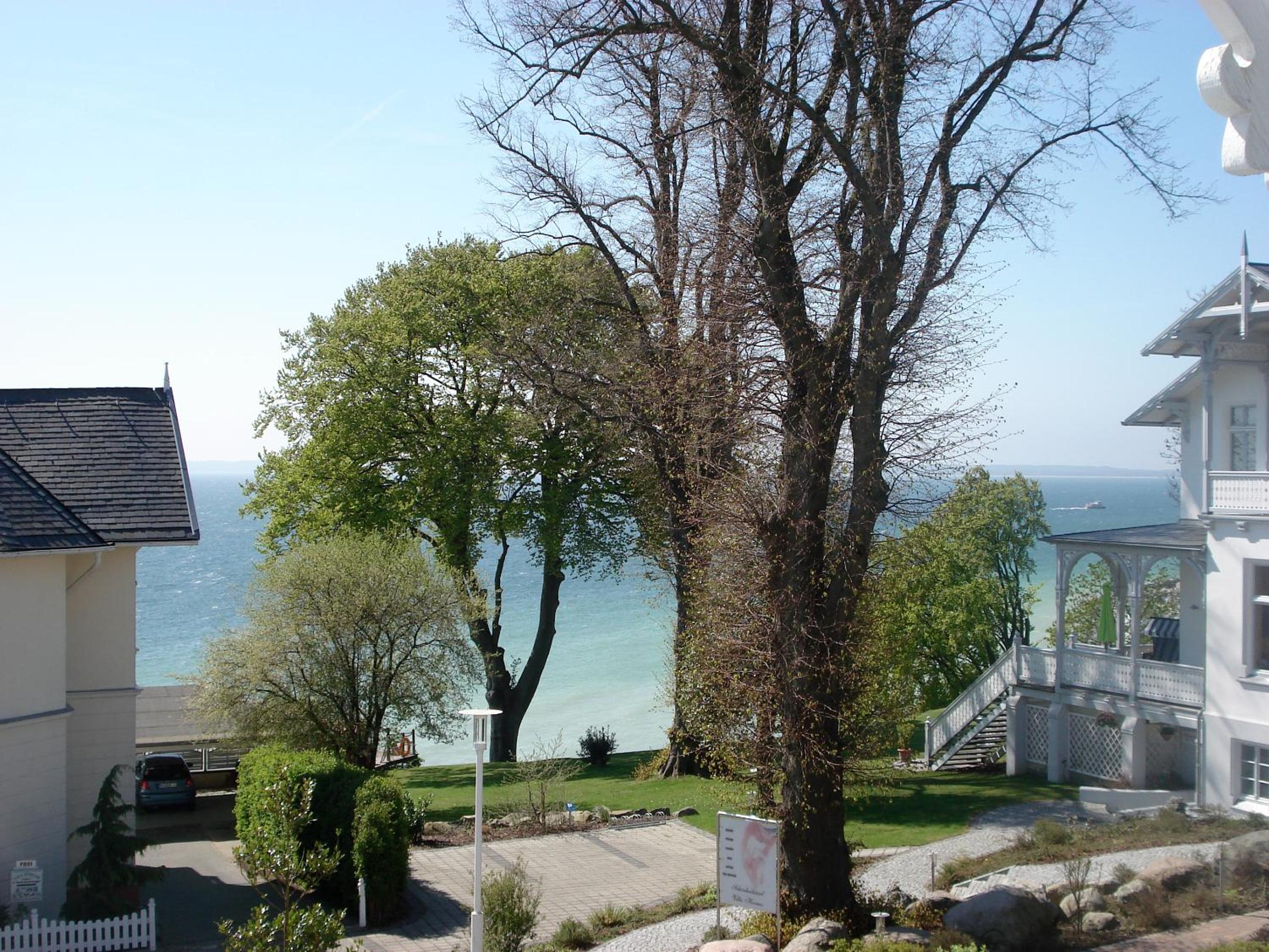 Villa Ostseelilie - Appartements mit Balkon und Meerblick