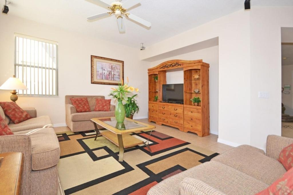 Willow View Villa home view 4