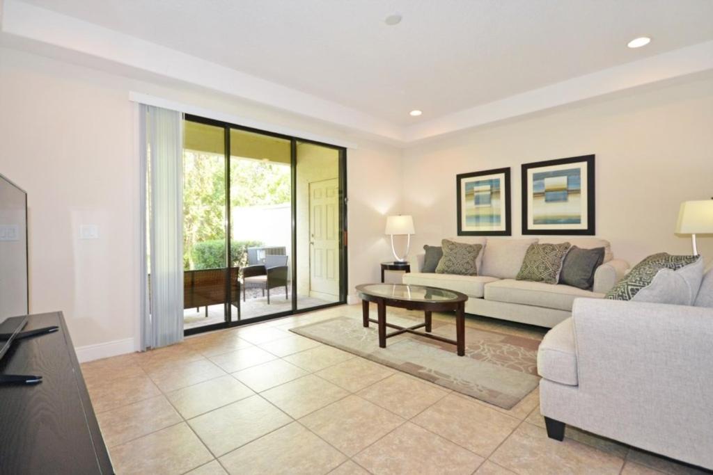 Tropical Fountains condo view 4
