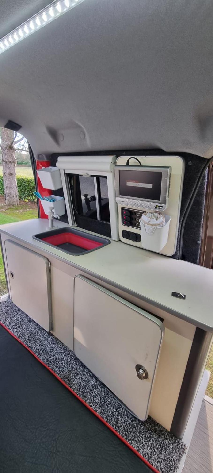 RETRO CAMPER HIRE LTD Campervan Hire Company