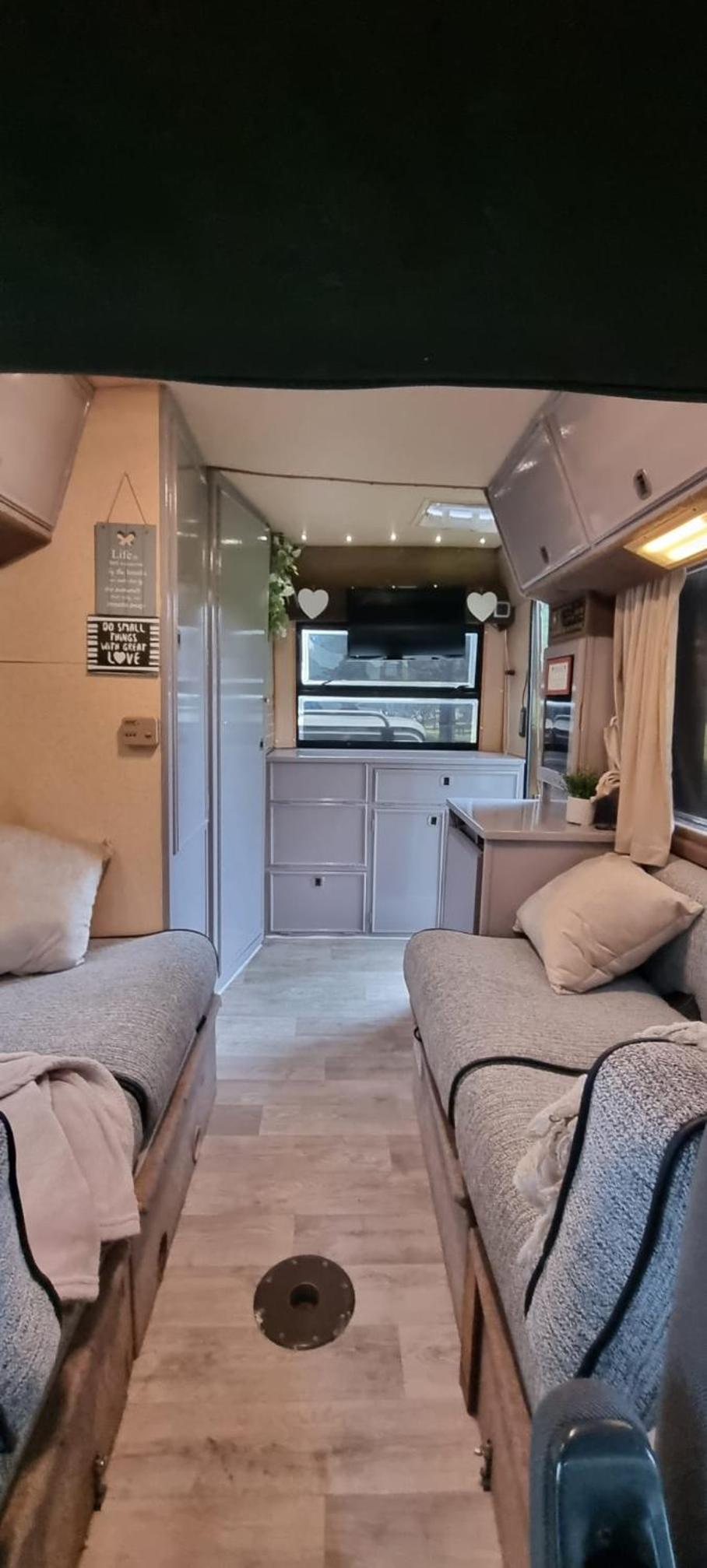 RETRO CAMPER HIRE LTD Campervan Hire Company