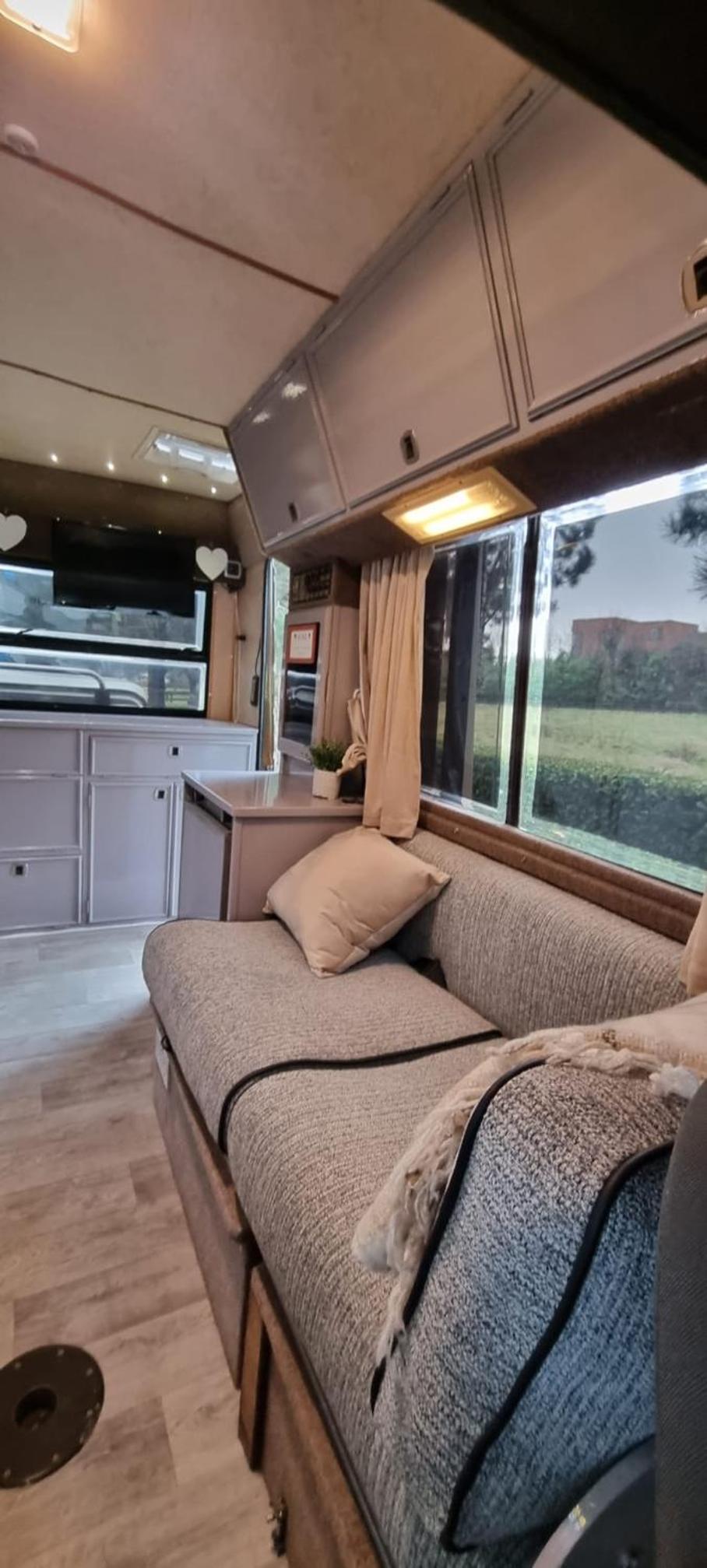 RETRO CAMPER HIRE LTD Campervan Hire Company