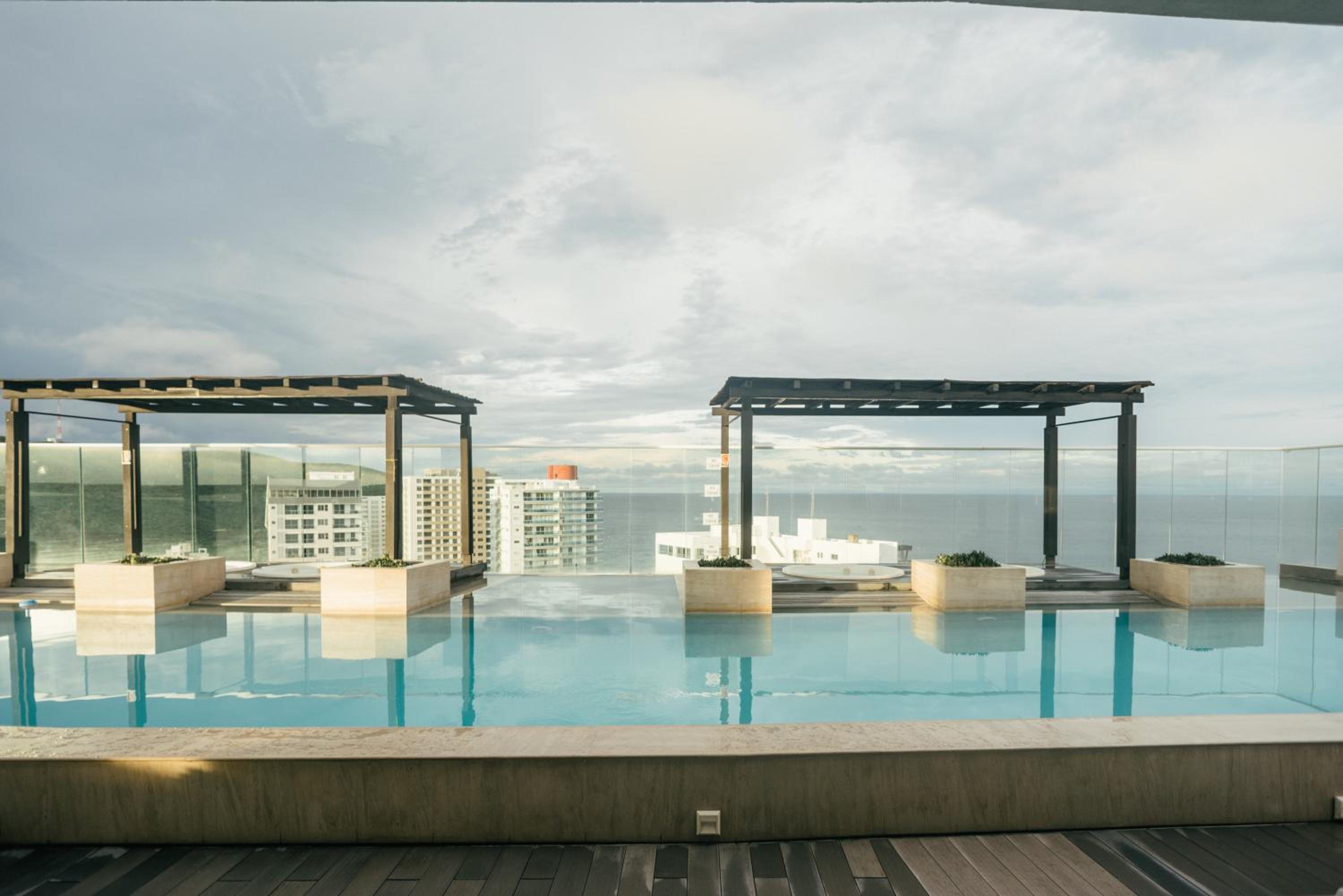 Edificio Reserva del Mar, apartamentos 1618, 1614 y 1714