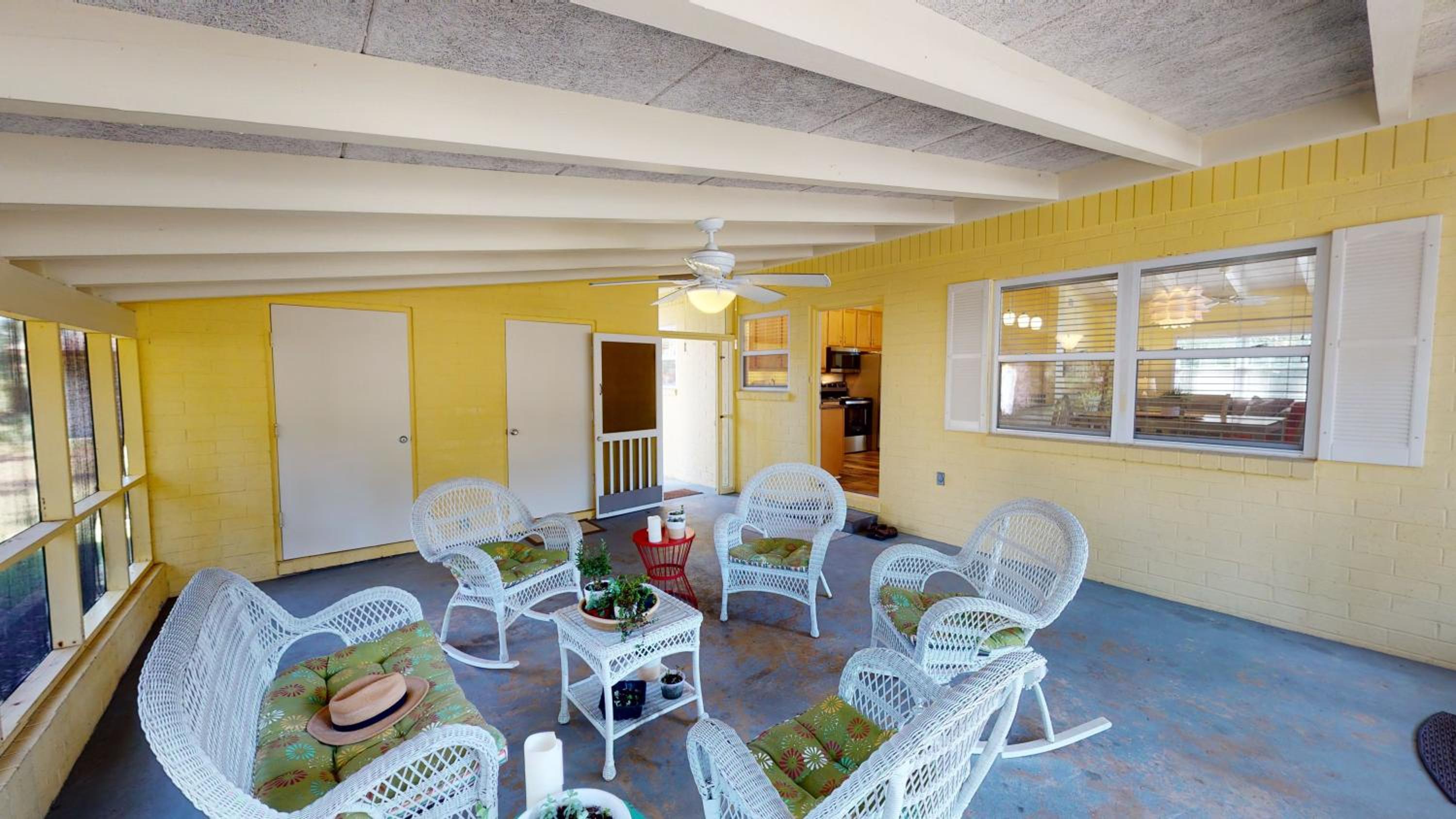 MELLOW YELLOW home view 2
